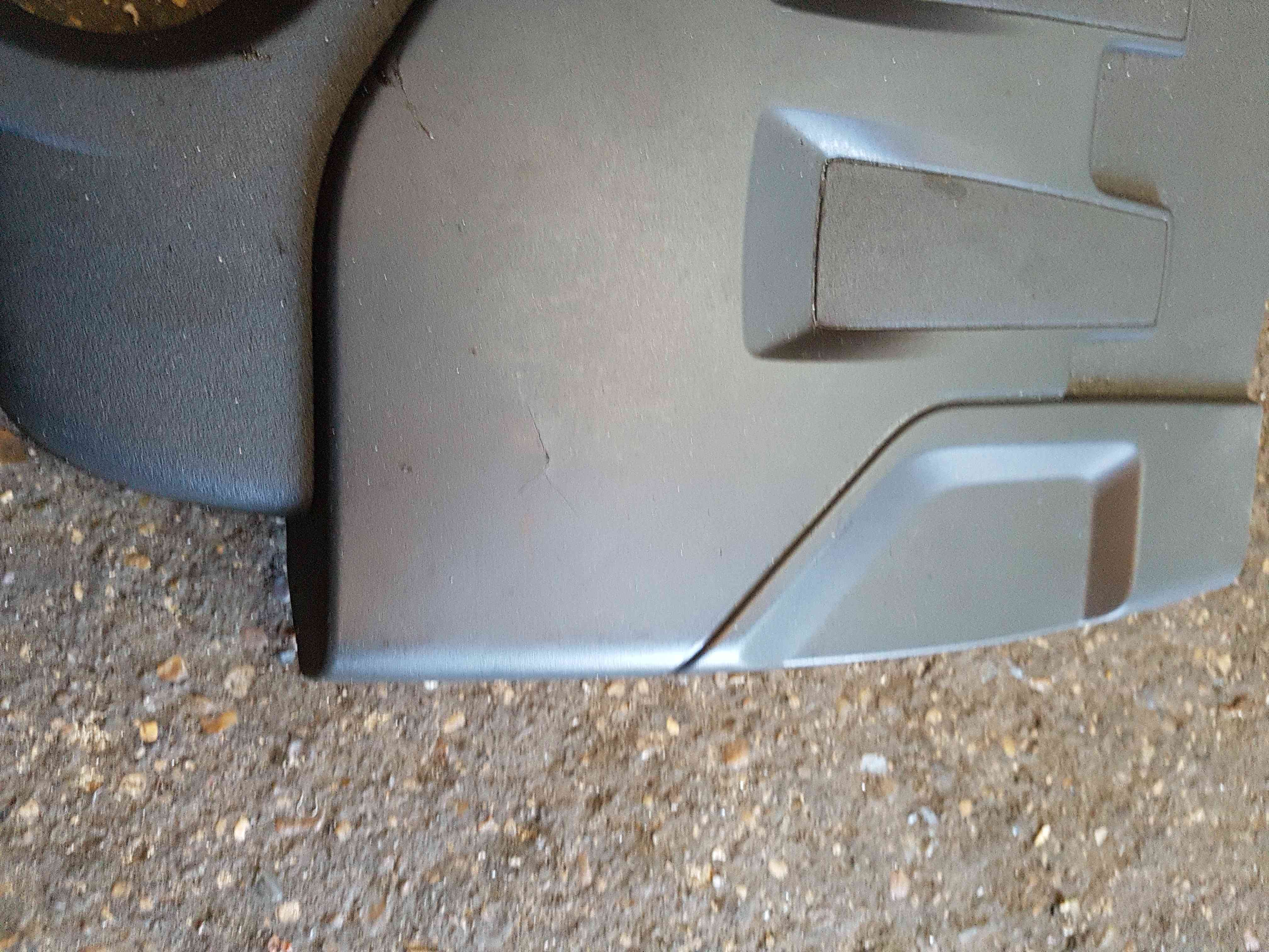 Thumb 3 Renault Megane 2008-2010 1.9 DCI Engine Cover Plastic 8200990282