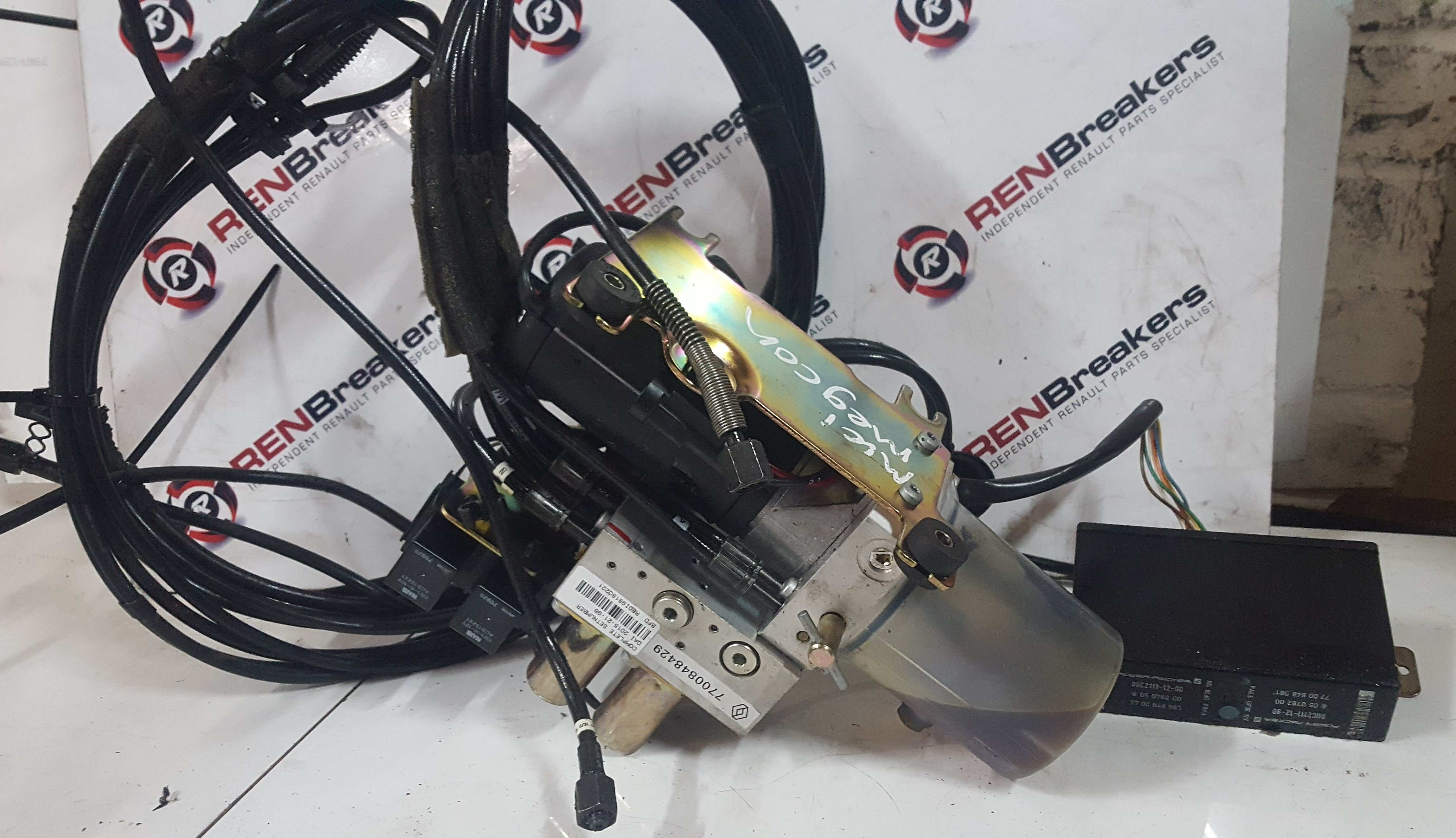 Renault Megane Convertible 1995-1999 Hydraulic Pump Roof Motor Cables 7700848429