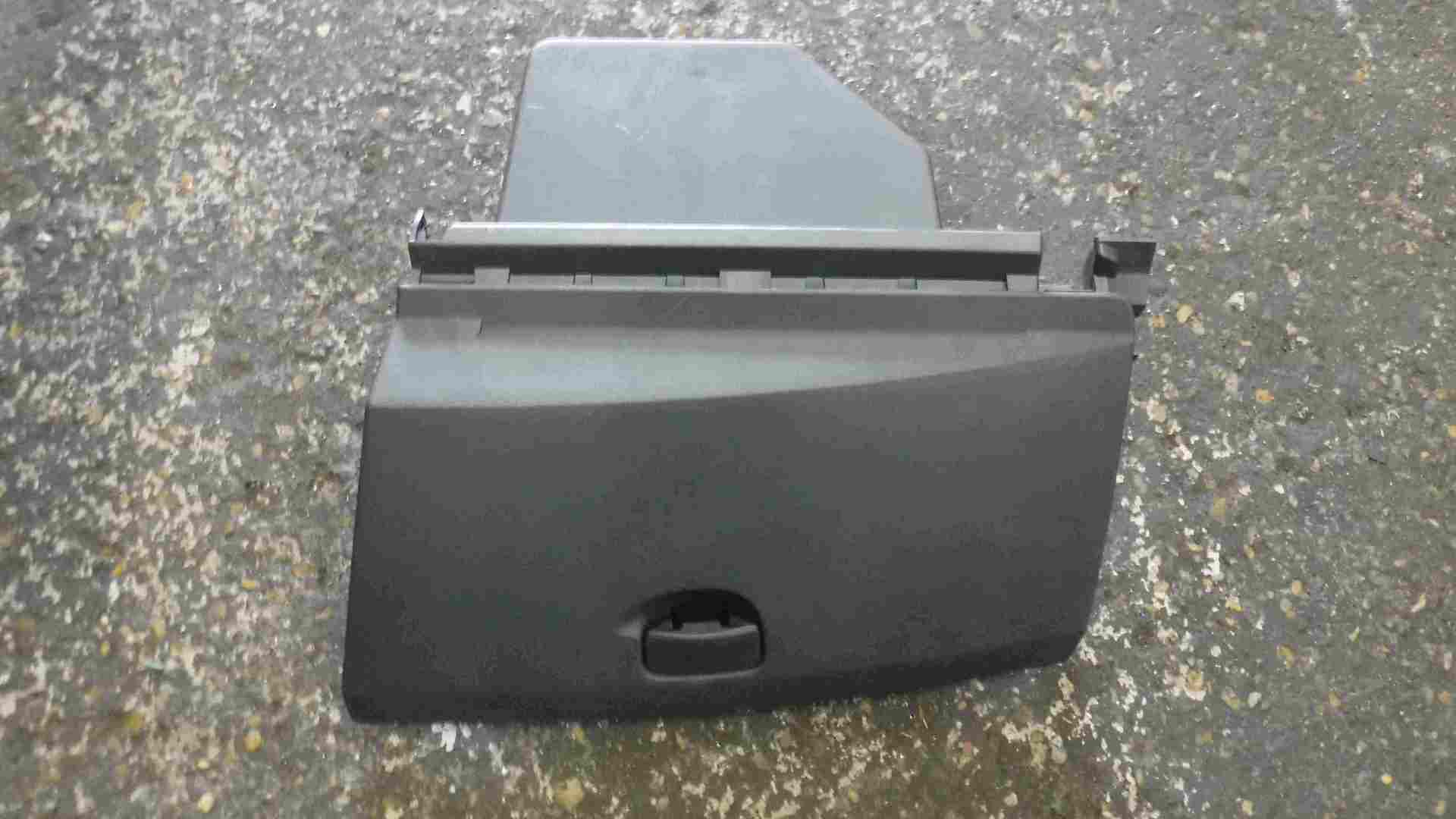 Renault Megane Convertible 2002-2008 Dashboard Glove Box Central Locking