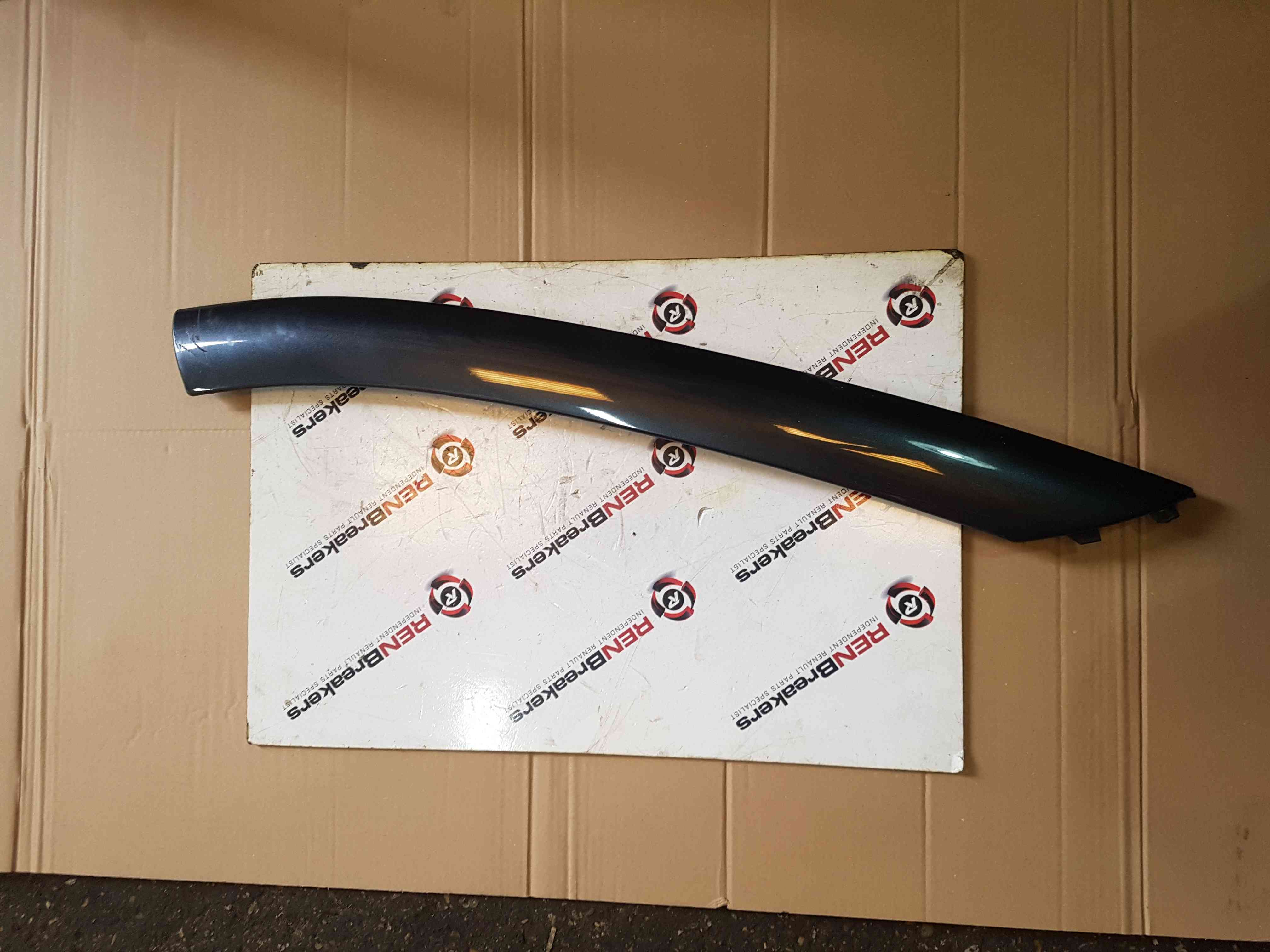 Thumb 2 Renault Megane Convertible 2002-2008 Drivers OSF Front A Pillar Trim Teb66