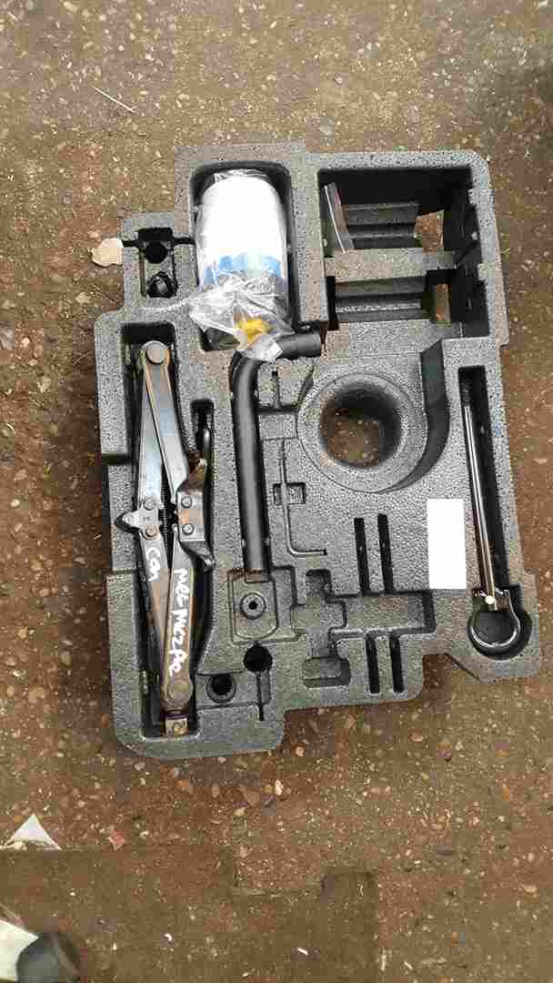 Renault Megane Convertible 2002-2008 Jack Set + Foam
