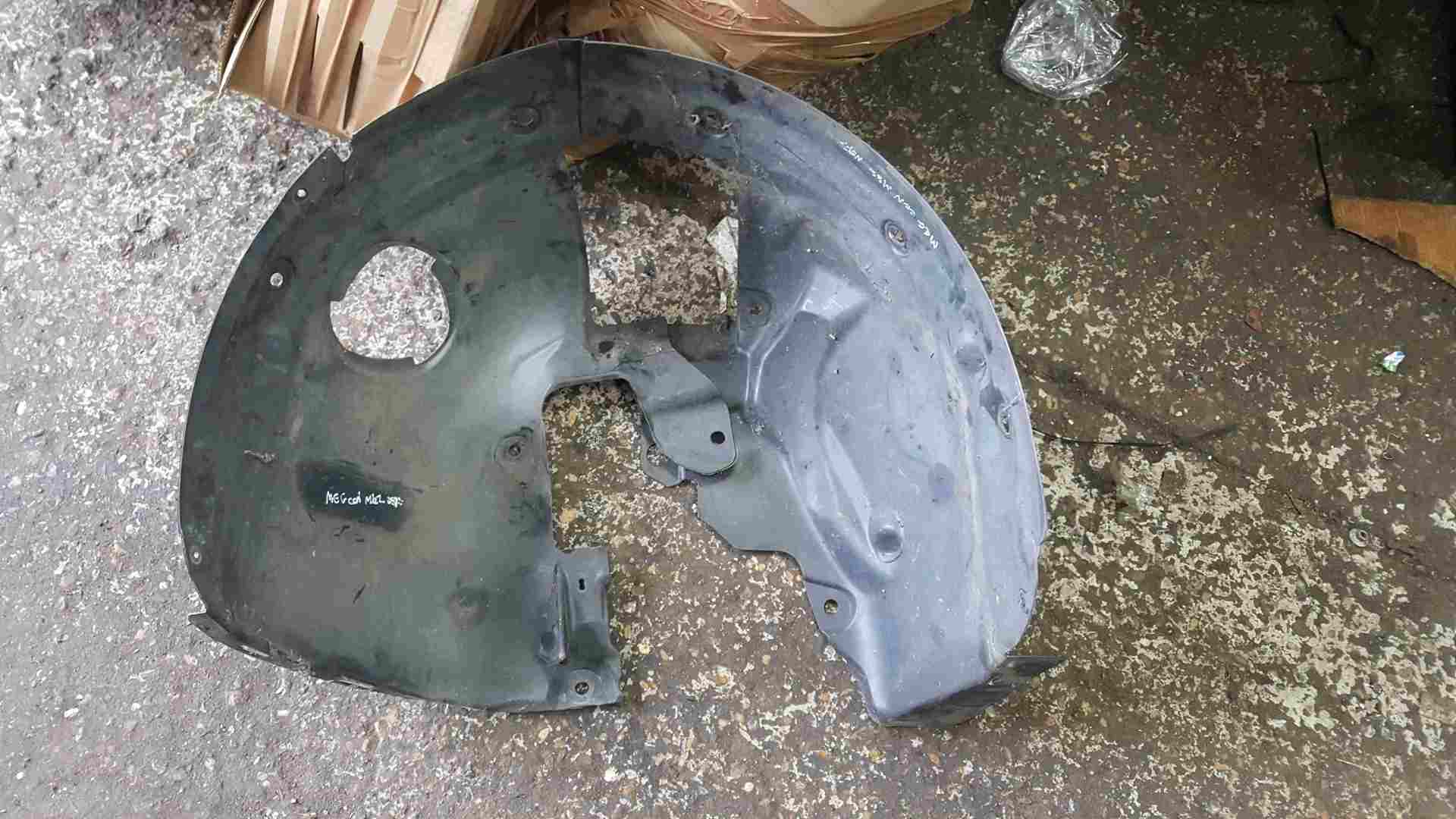 Thumb 4 Renault Megane Estate 2002-2008 Passenger NSF Front Arch Liner Guard