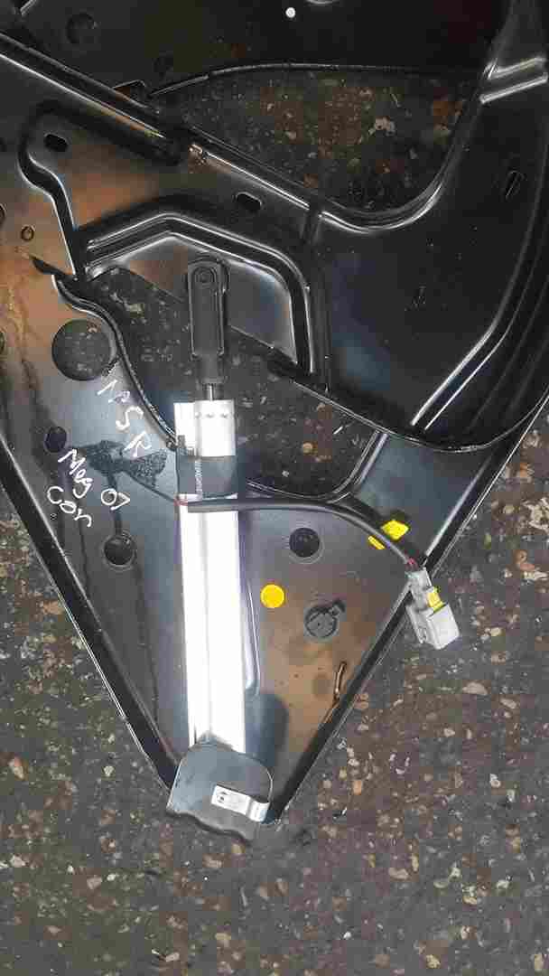 Thumb 4 Renault Megane Convertible 2002-2008 Passenger NSR Rear Roof Mechanism Hinge