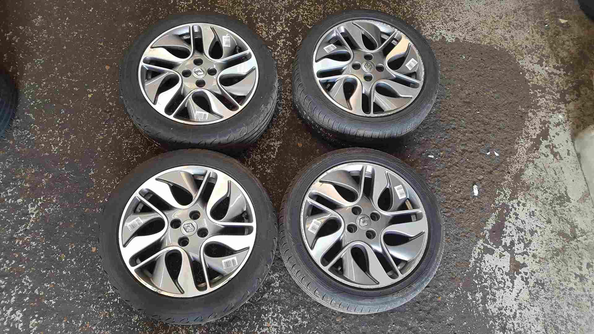 Renault Zoe 2012-2016 Techrun Alloy Wheels Set 17inch 403000803R
