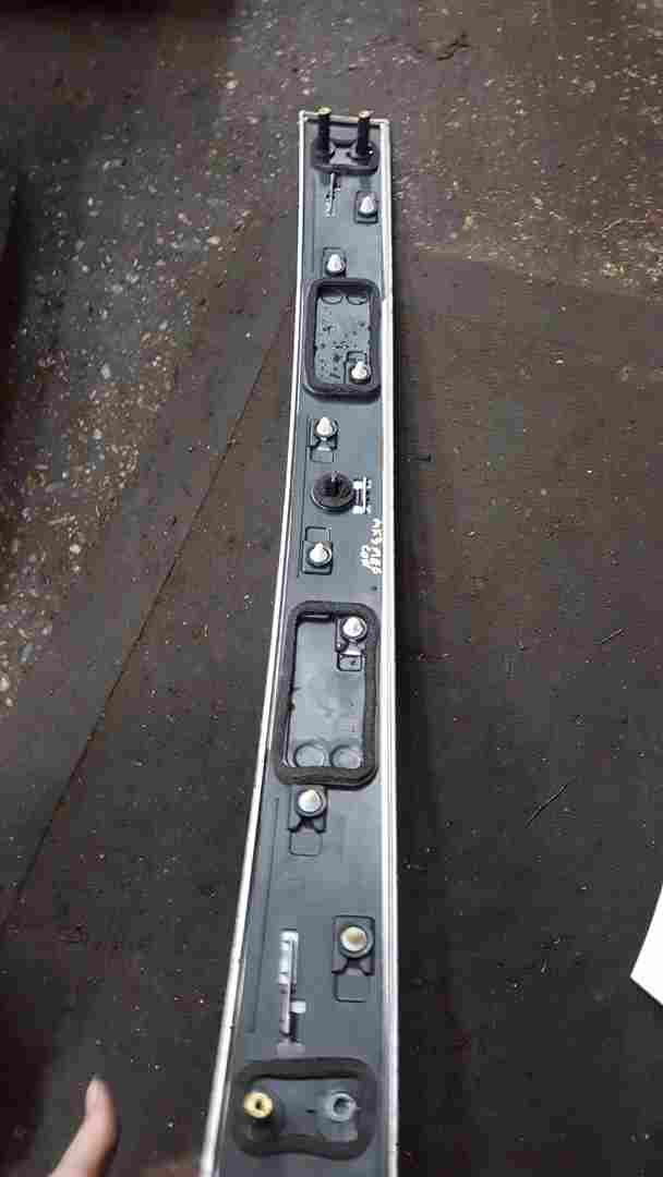 Thumb 5 Renault Megane Convertible 2008-2012 Front Windsheild Moulding Silver 727510005R