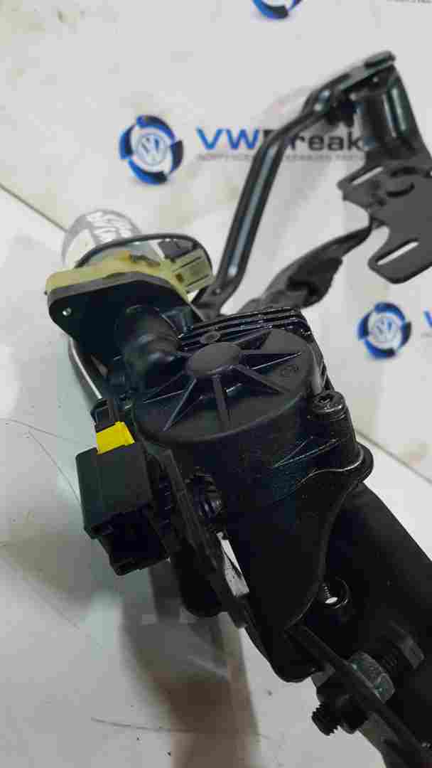 Thumb 4 Renault Megane Convertible 2008-2014 Drivers OS Roof Motor 799603196R