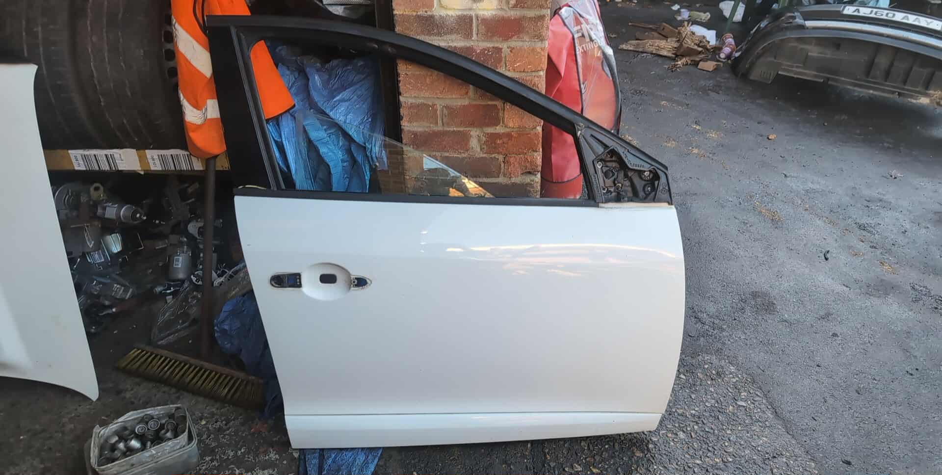 Thumb 2 Renault Megane Hatchback MK3 2008-2012 Drivers OSF Front Headlight White Ov369