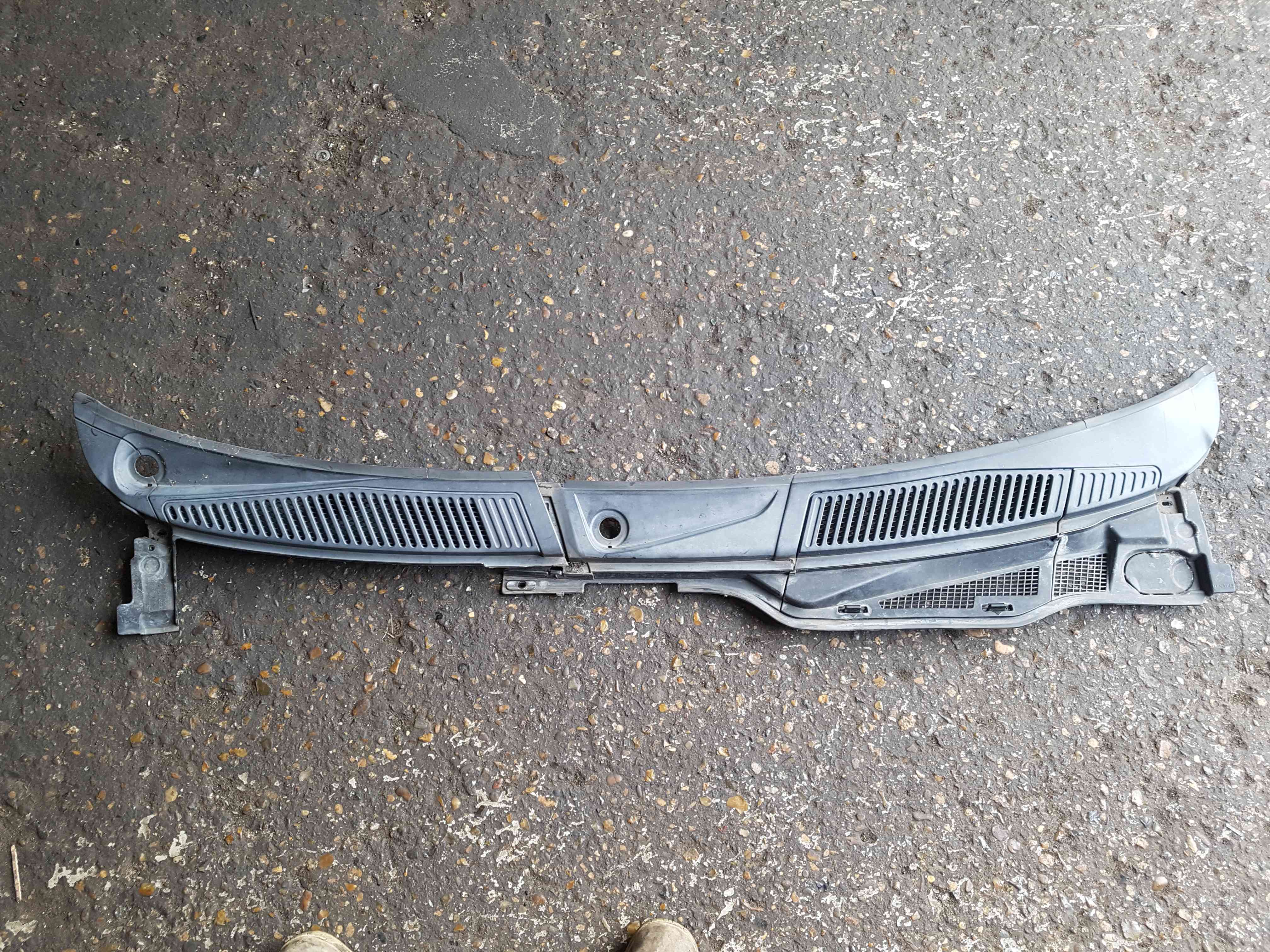 Renault Megane Coupe MK1 1999-2002 Scuttle Panel Window Plastic 2 Parts