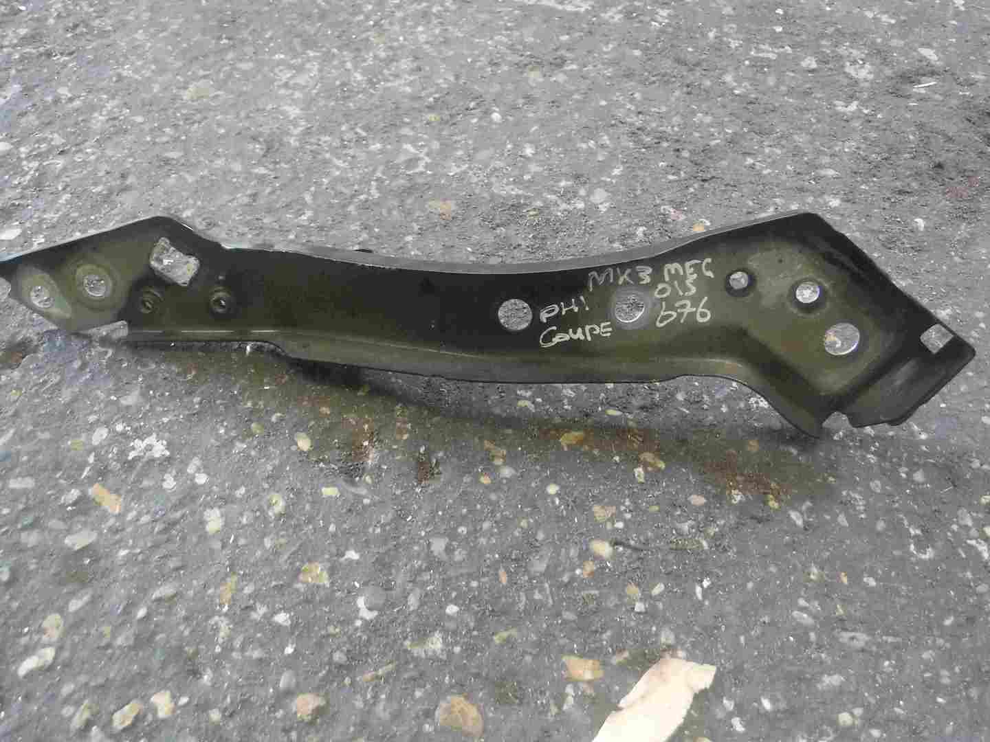 Renault Megane Coupe MK3 2008-2014 Drivers OSF Front Slam Headlight Bracket