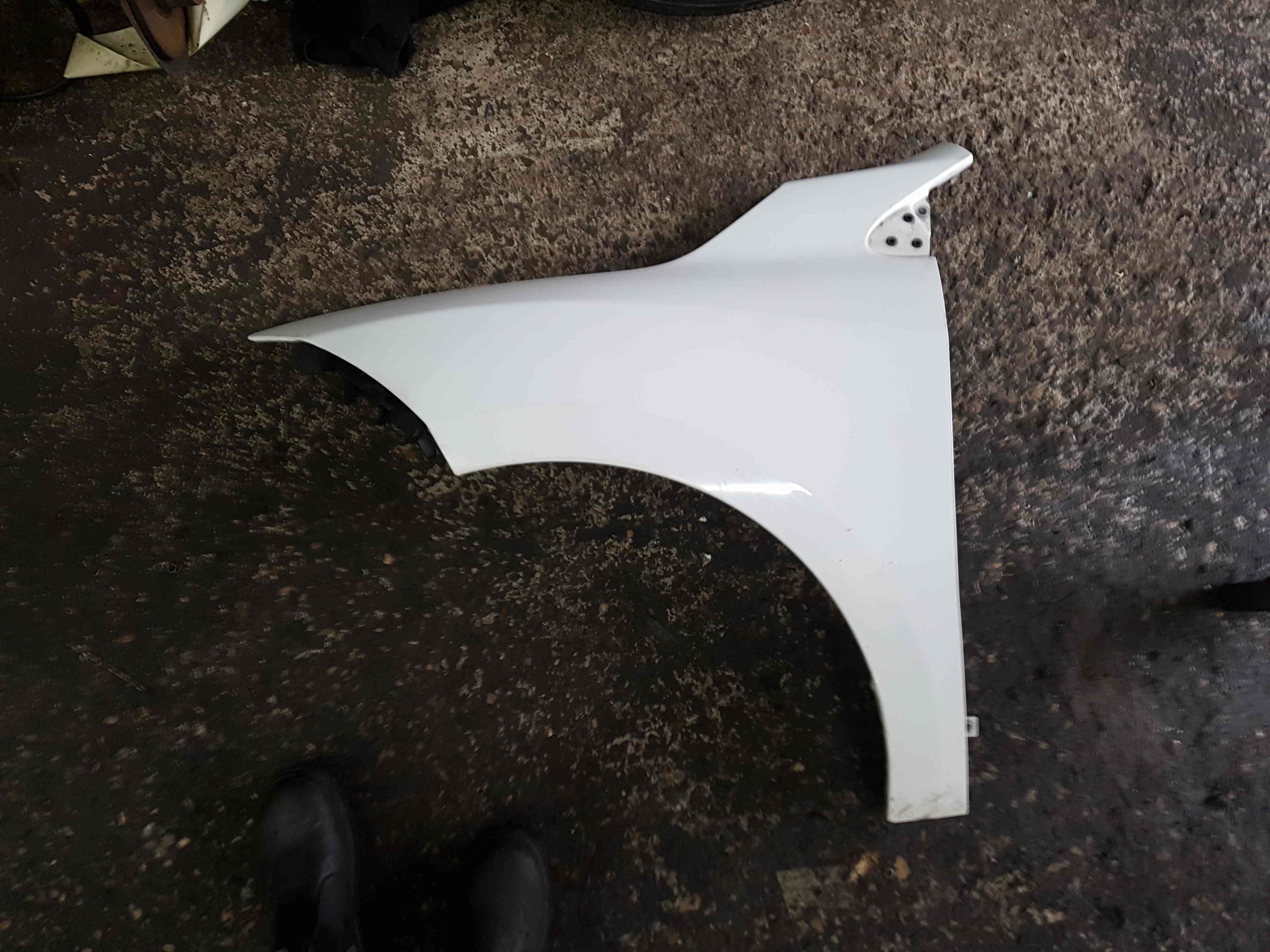 Thumb 2 Renault Megane Coupe MK3 2008-2014 Passenger Ns Wing White Ov369 Damage