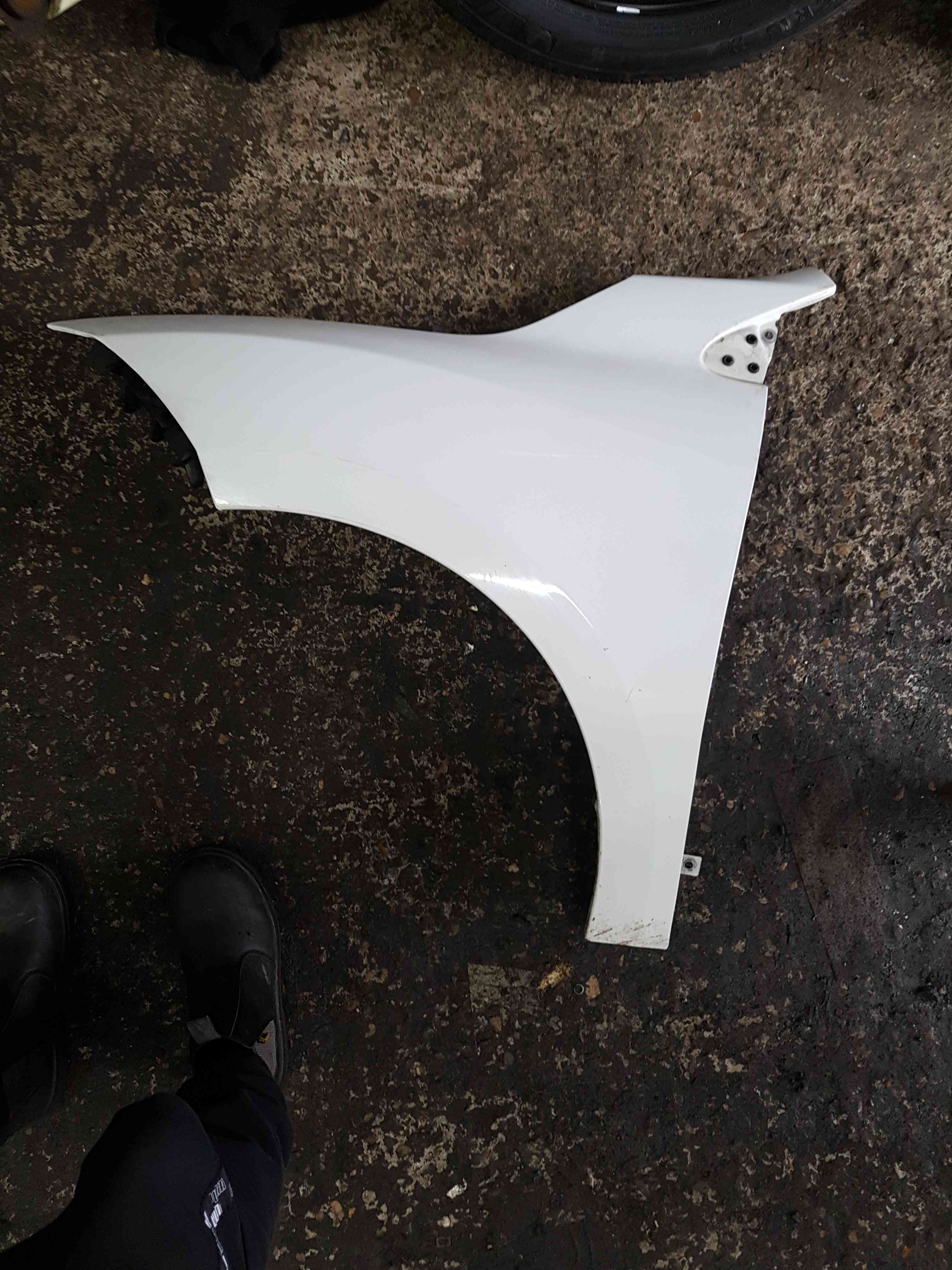 Thumb 12 Renault Megane Coupe MK3 2008-2014 Passenger Ns Wing White Ov369 Damage
