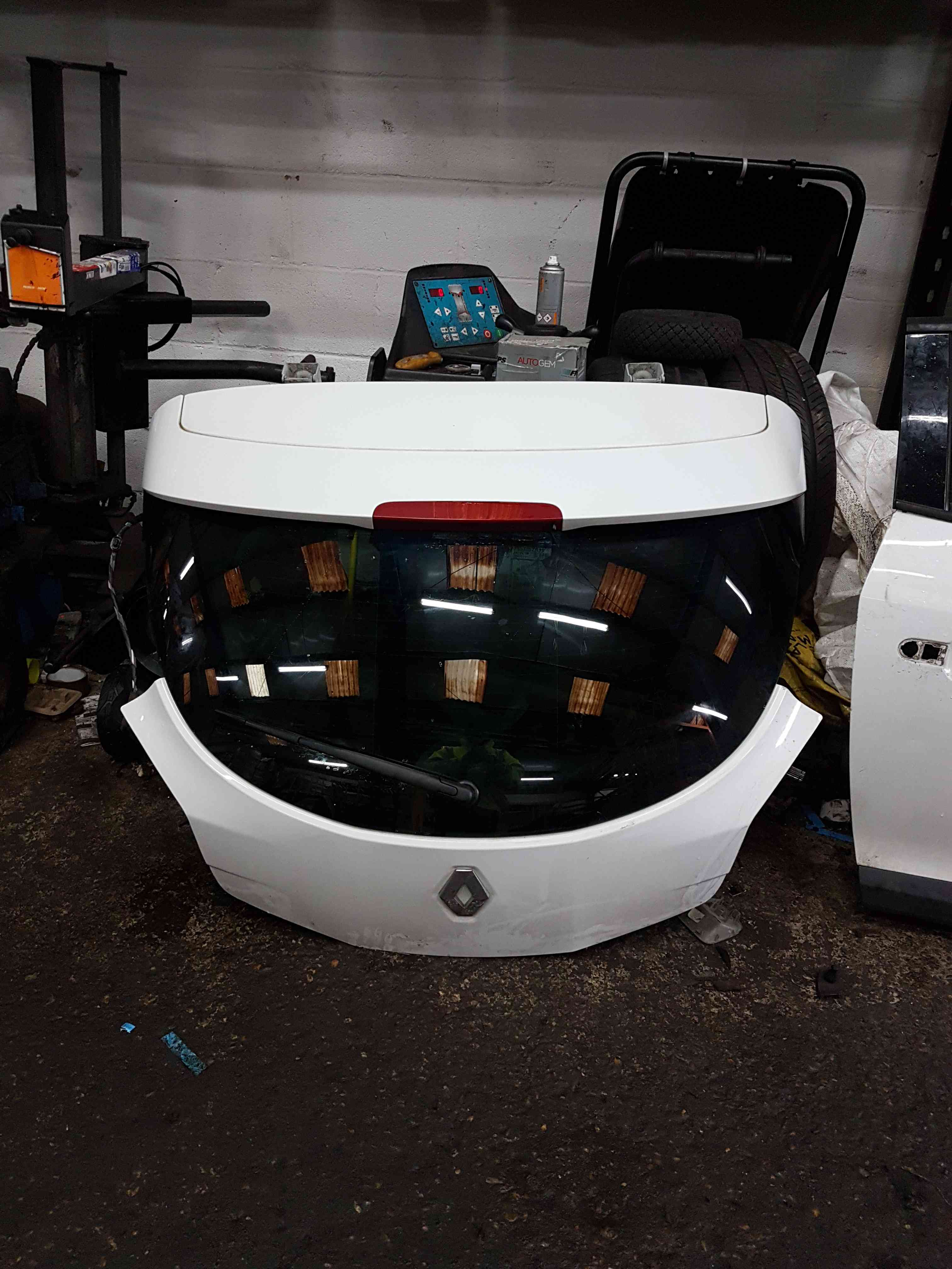 Thumb 5 Renault Megane Coupe MK3 2008-2014 Rear Tailgate Boot White Ov369