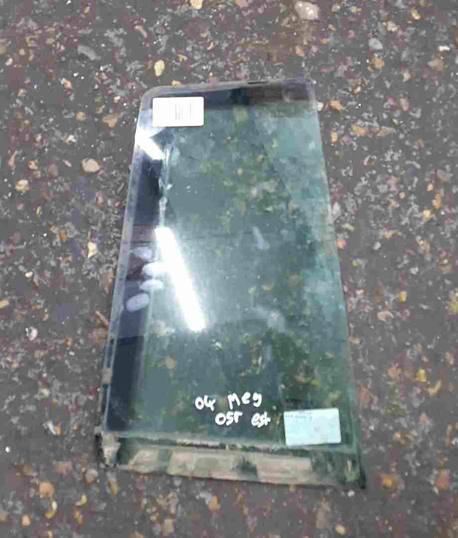 Renault Megane Estate 2002-2008 Drivers OSR Rear Little Window Glass Quarter