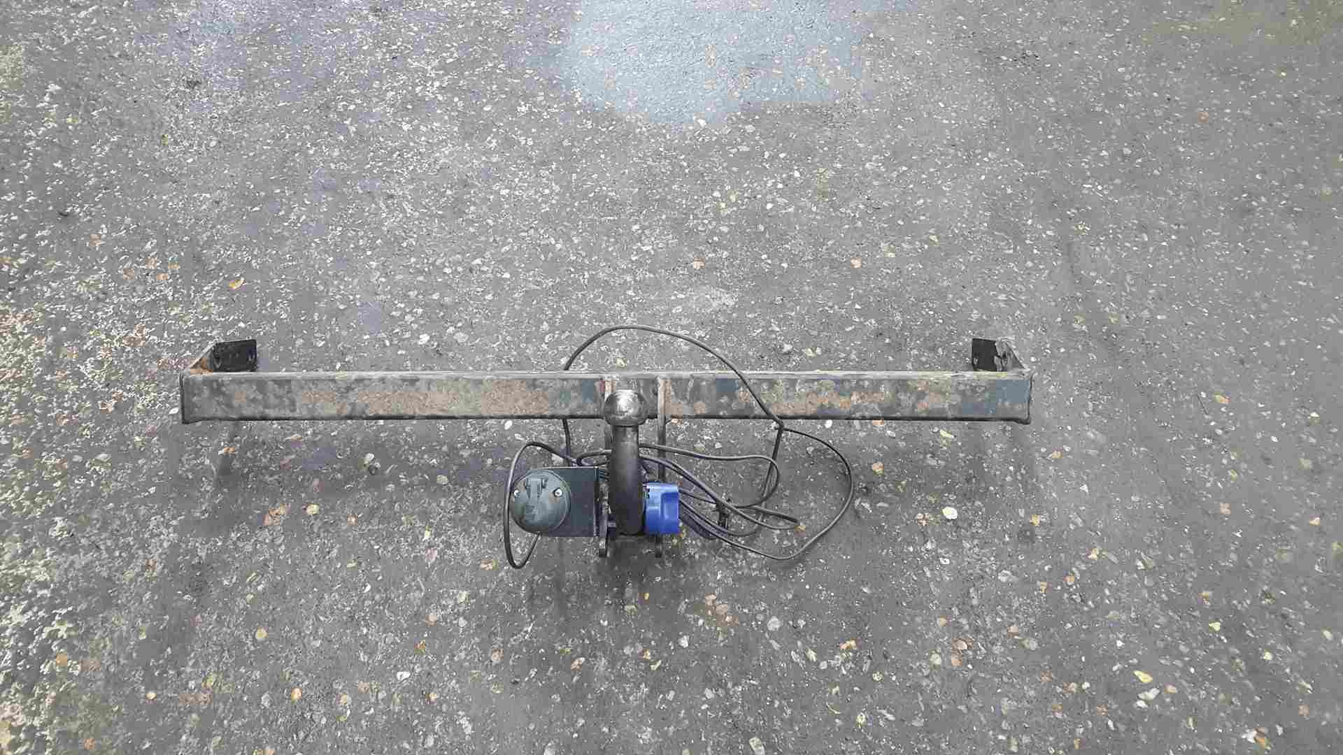 Thumb 2 Renault Megane Estate 2002-2008 Rear Tow Bar