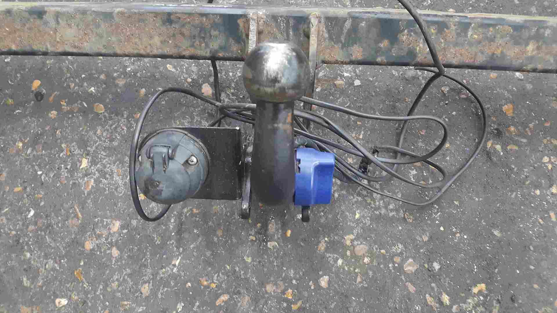 Thumb 3 Renault Megane Estate 2002-2008 Rear Tow Bar