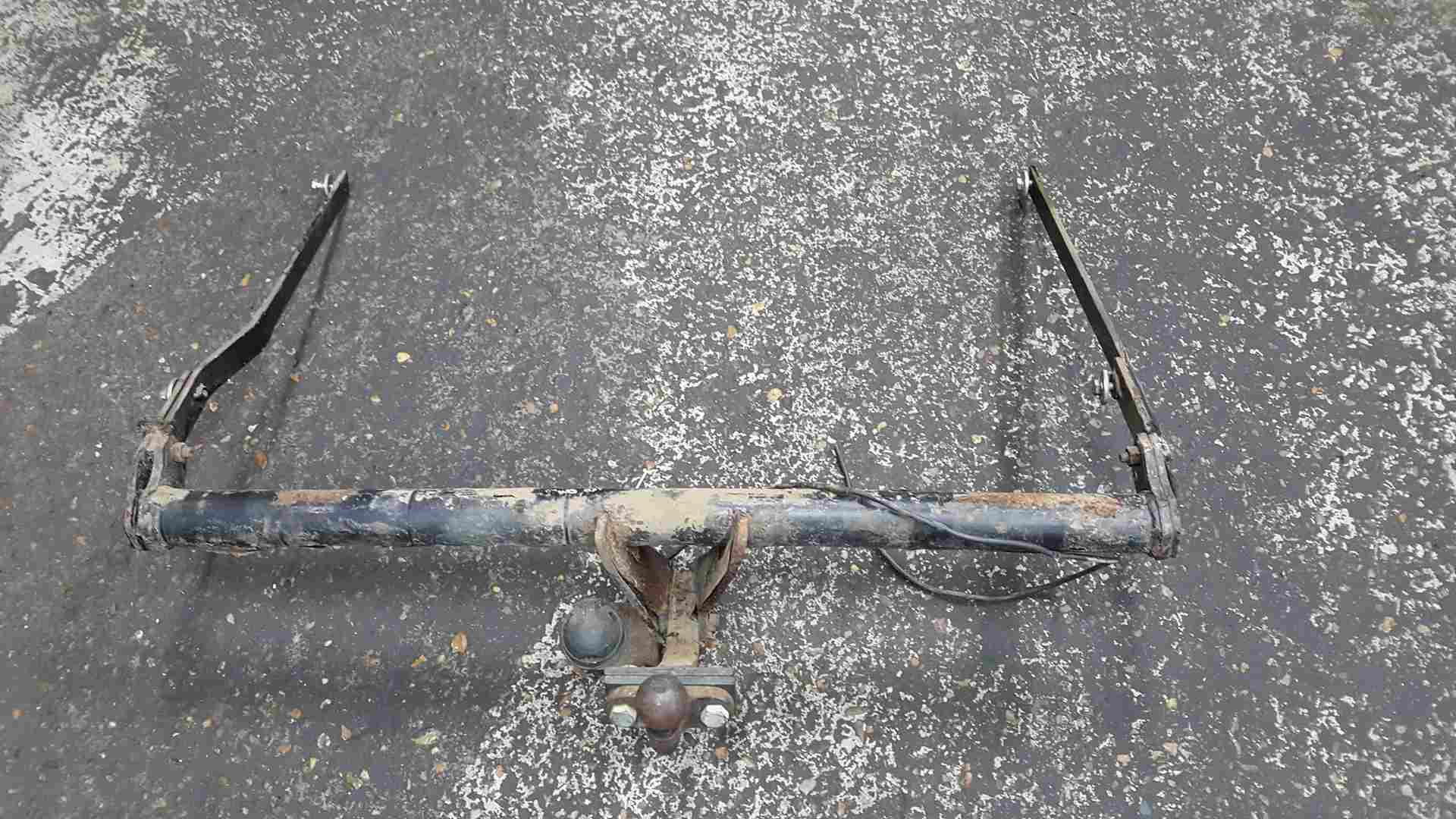 Renault Megane Estate 2002-2008 Tow Bar Complete Electric