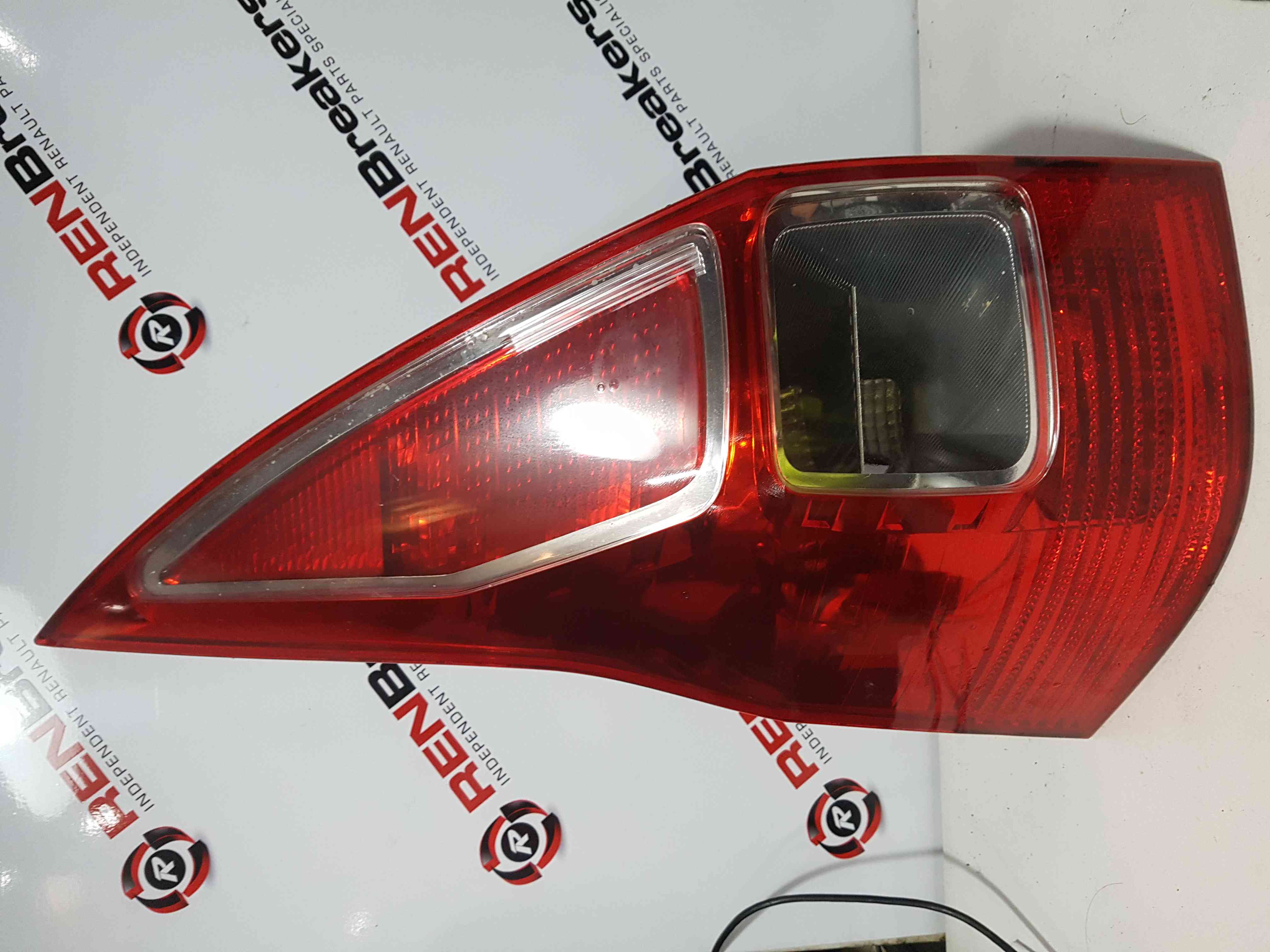 Thumb 3 Renault Megane Estate 2006-2008 Passenger NSR Rear Light Facelift 8200417349