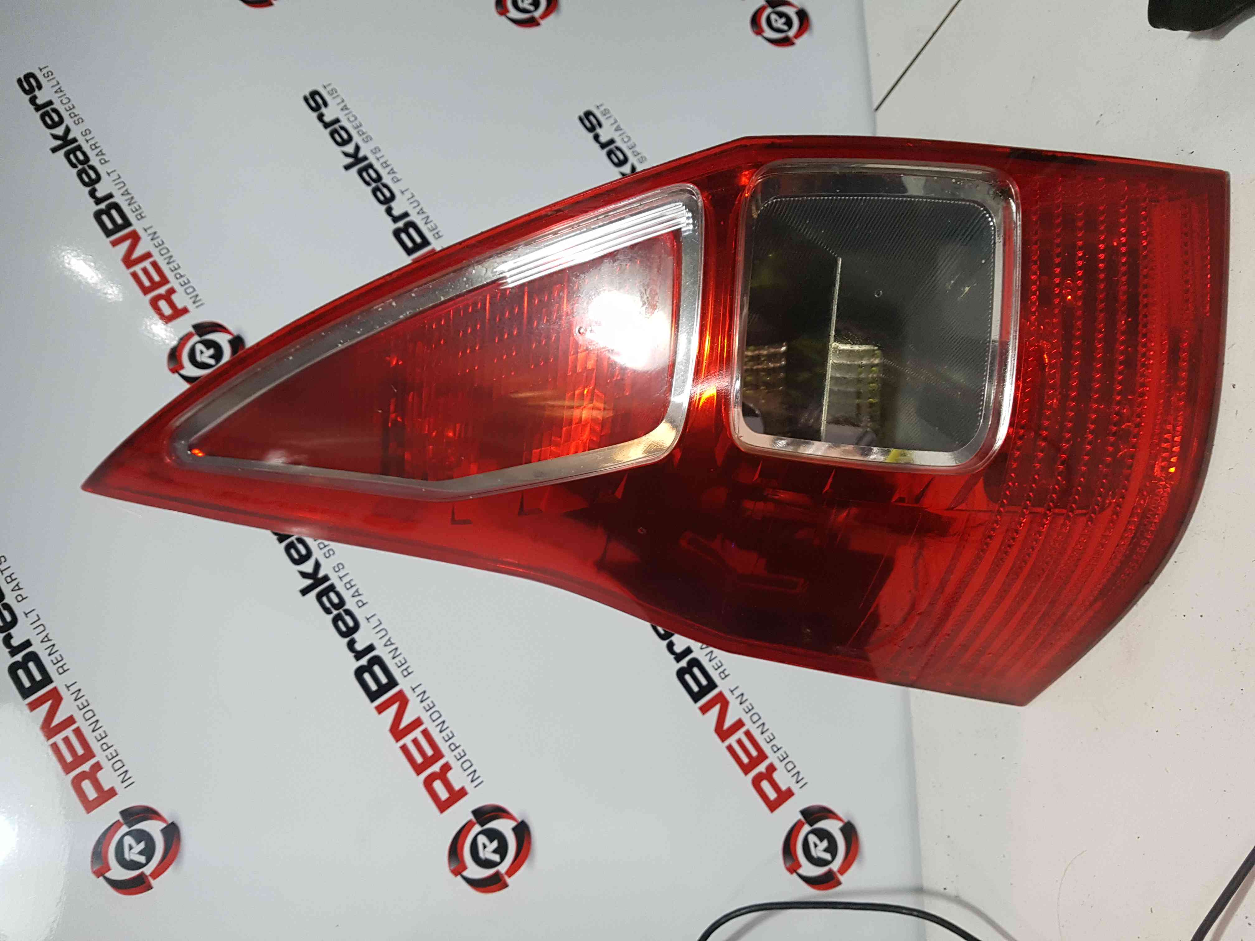 Thumb 4 Renault Megane Estate 2006-2008 Passenger NSR Rear Light Facelift 8200417349
