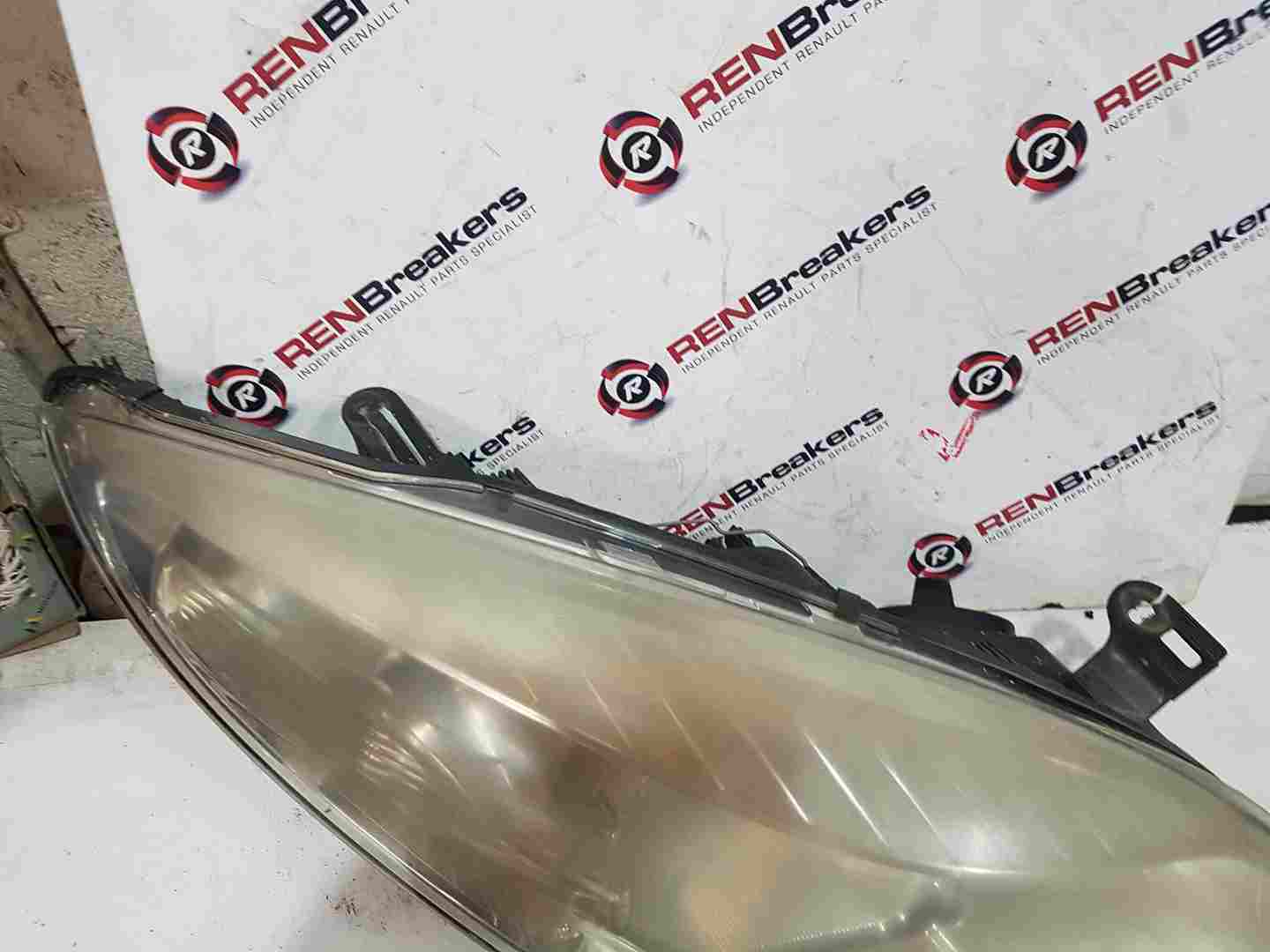 Thumb 3 Renault Megane Estate 2008-2012 Driver OSF Front Headlight Cloudy 260100018R