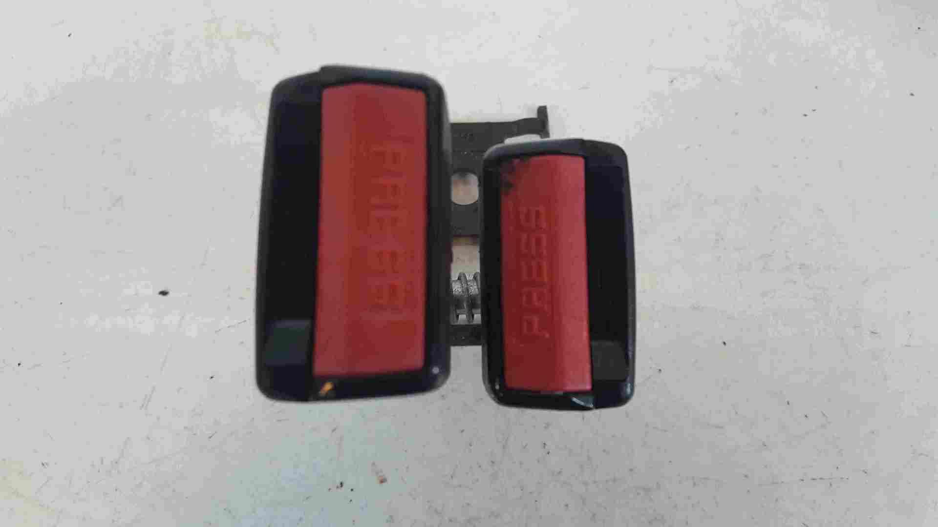 Thumb 2 Renault Megane Estate MK2 2002-2008 Rear Seat Belt Buckle Red Clip