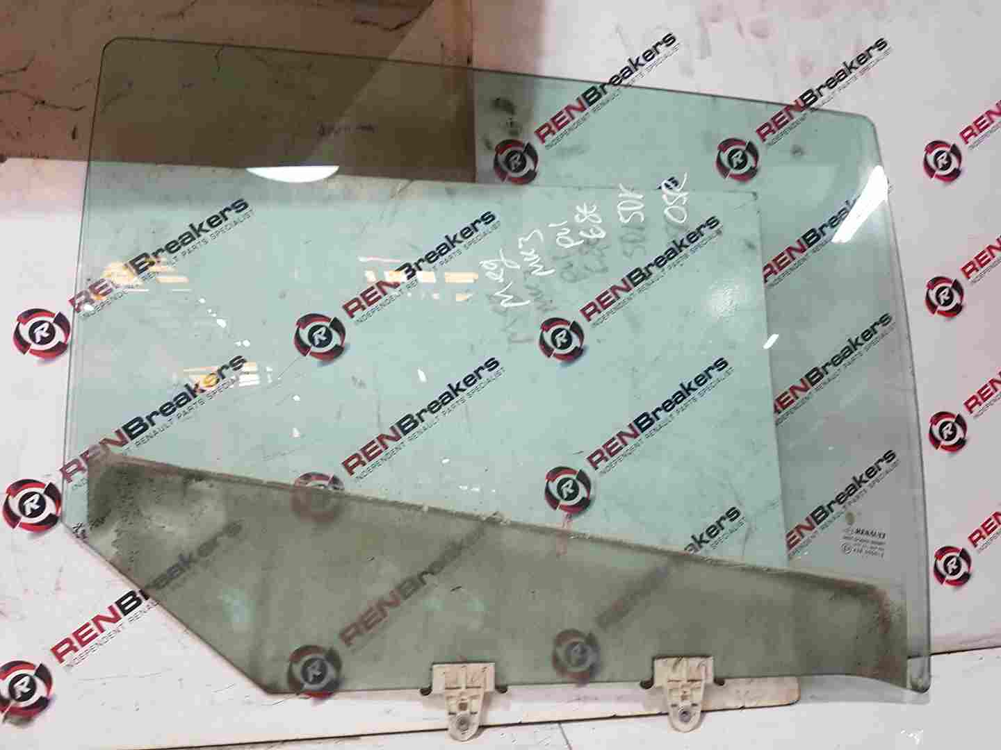 Renault Megane Estate MK3 2008-2010 Driver Side OSR Rear Window Glass
