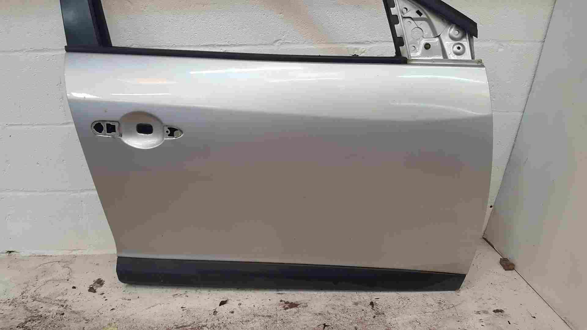 Thumb 4 Renault Megane Estate MK3 2008-2010 Drivers OSF Front Door Ted69
