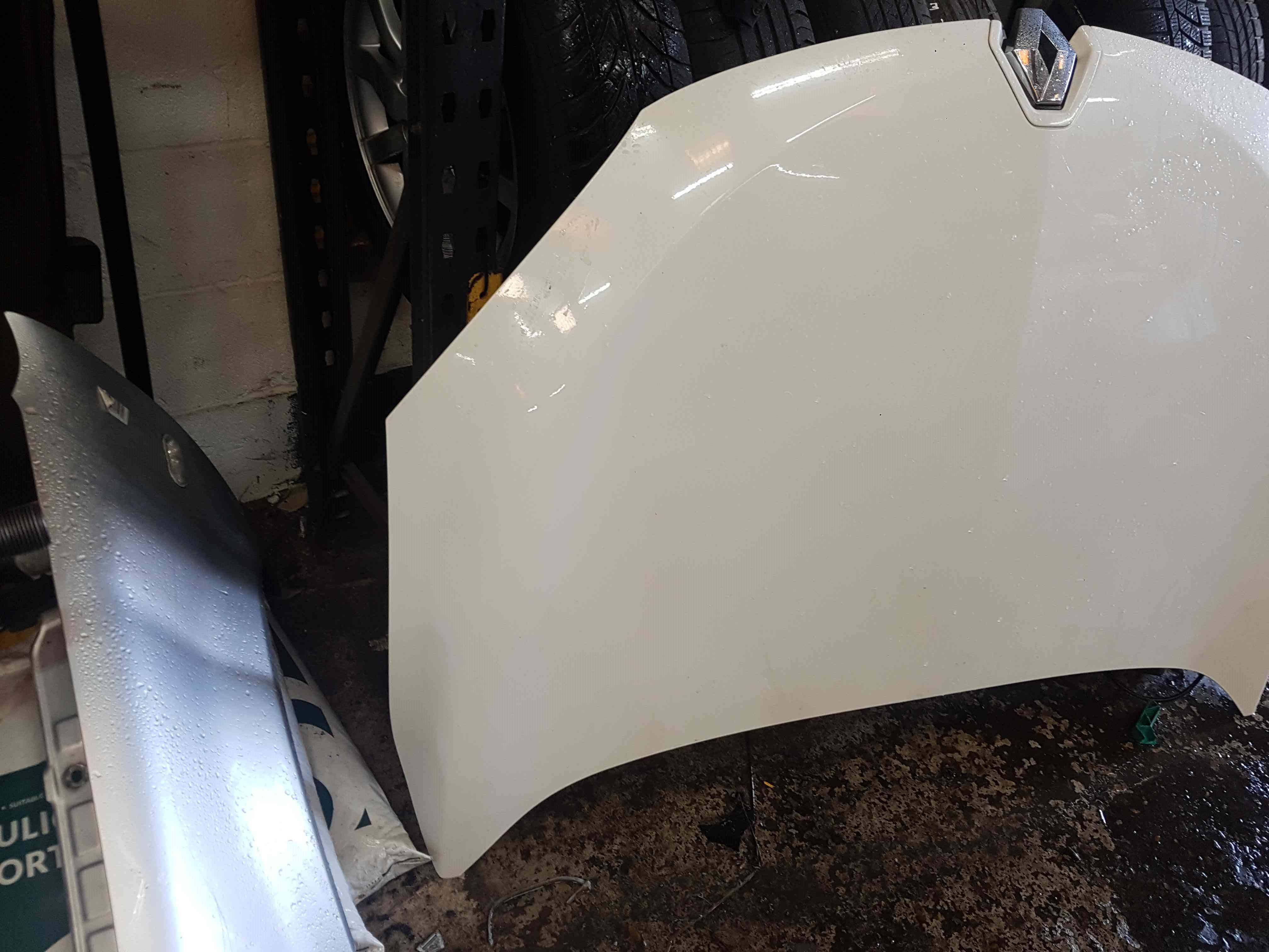Thumb 3 Renault Megane Estate MK3 2008-2012 Front Bonnet White Ov 369