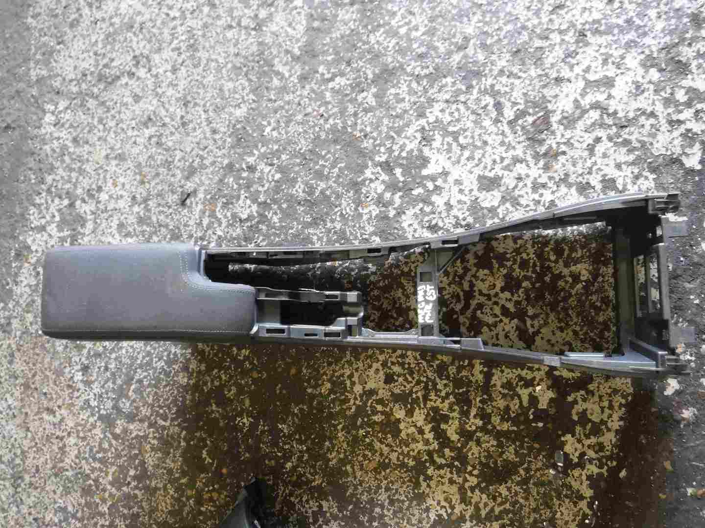 Renault Megane Estate MK3 2008-2014 Centre Armrest Console