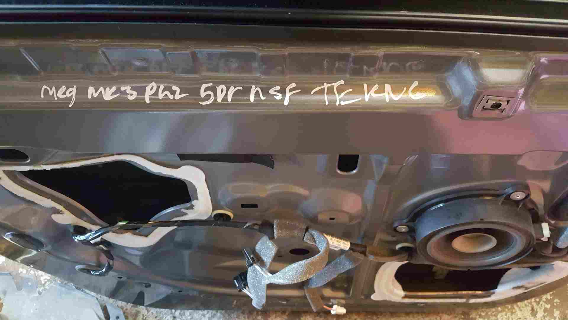 Thumb 4 Renault Megane Estate MK3 2008-2014 Passenger Front NSF Door Silver Tekng