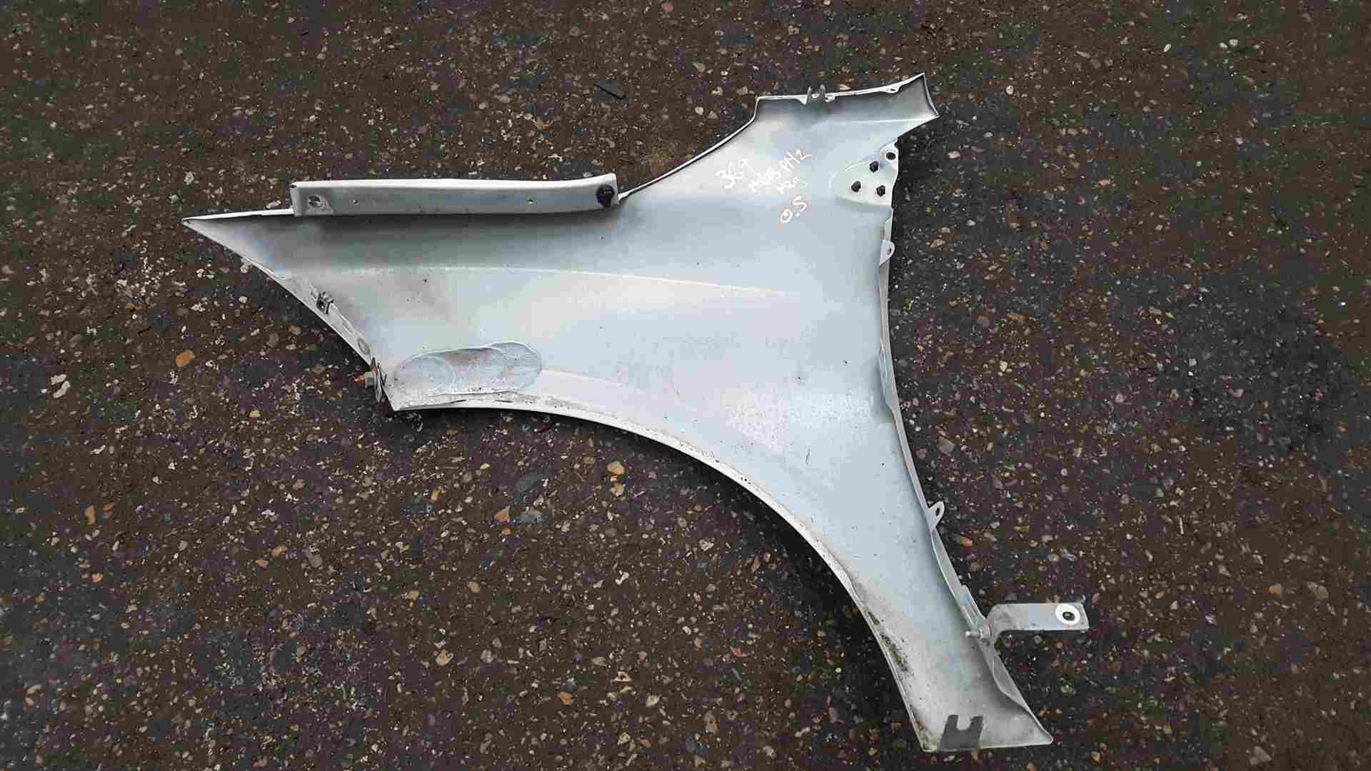 Thumb 2 Renault Megane Estate MK3 2008-2016 Drivers OS Wing White OV369 8200993339
