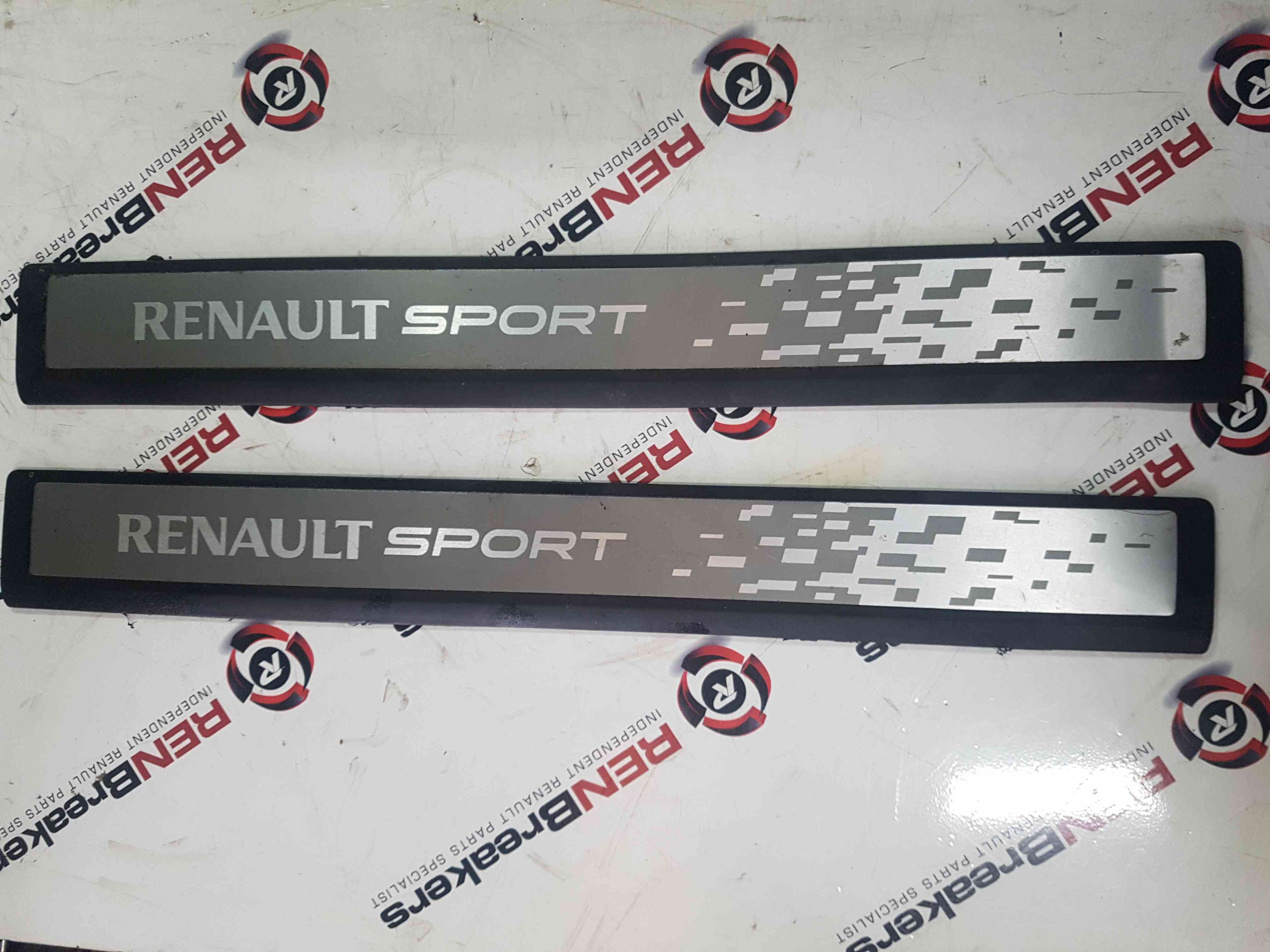 Thumb 2 Renault Megane Estate MK3 2008-2016 Sport Door Kick Plate 