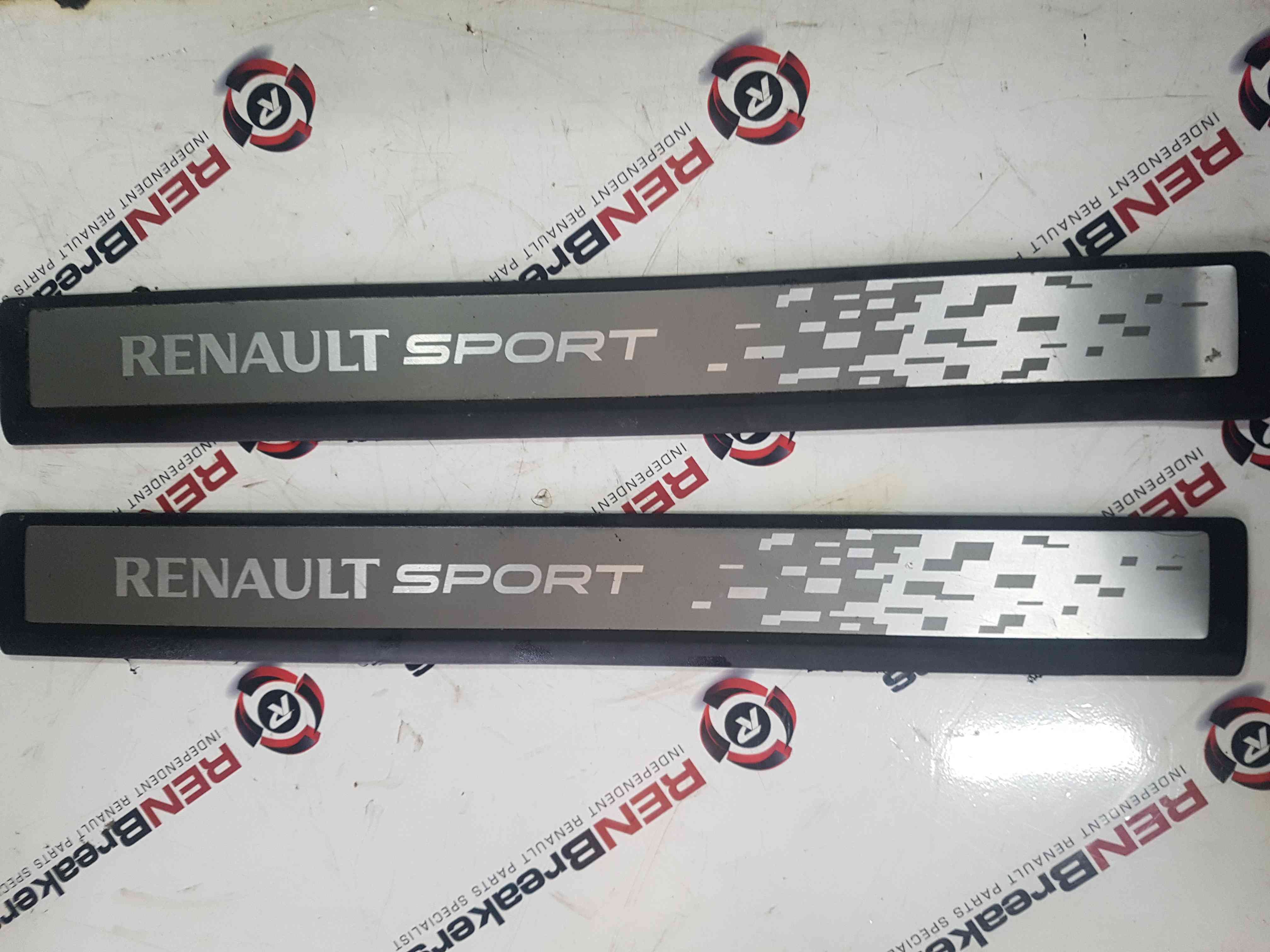 Thumb 3 Renault Megane Estate MK3 2008-2016 Sport Door Kick Plate 