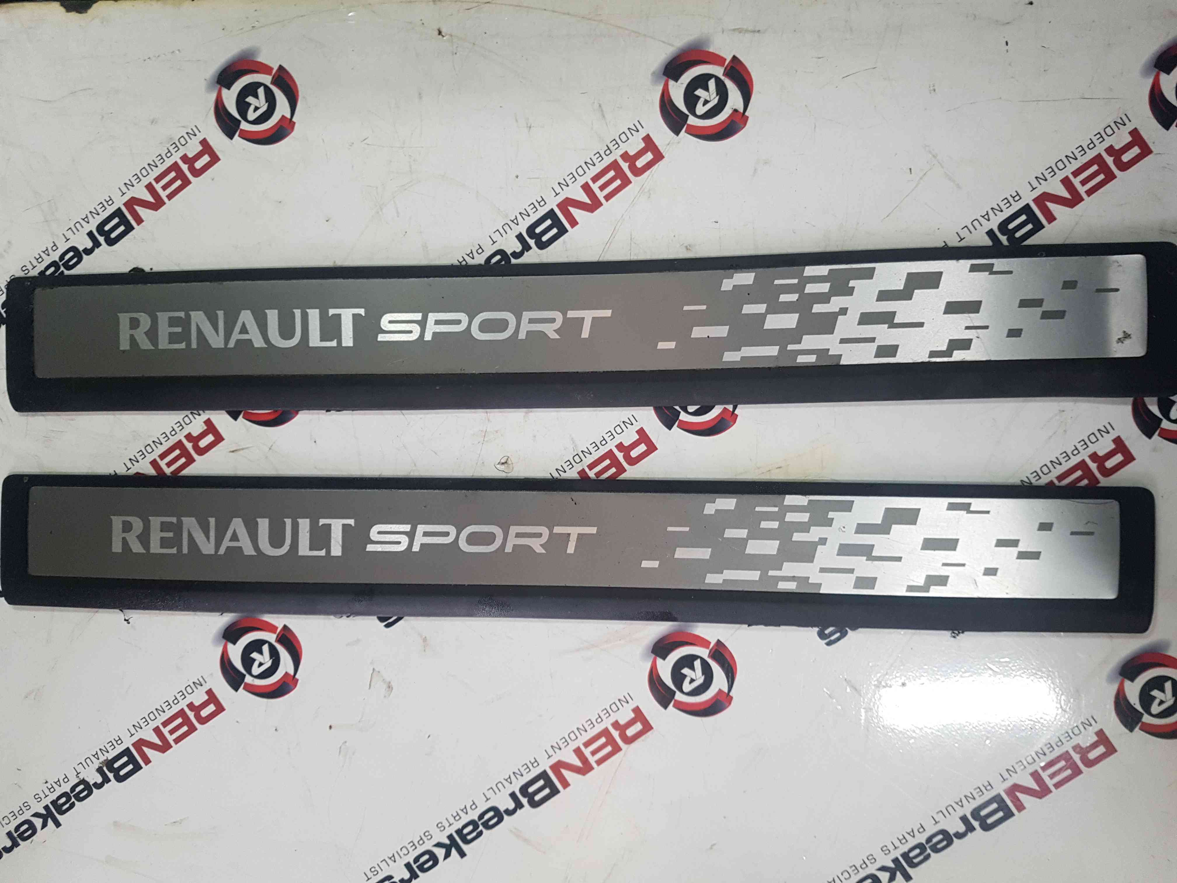 Thumb 4 Renault Megane Estate MK3 2008-2016 Sport Door Kick Plate 