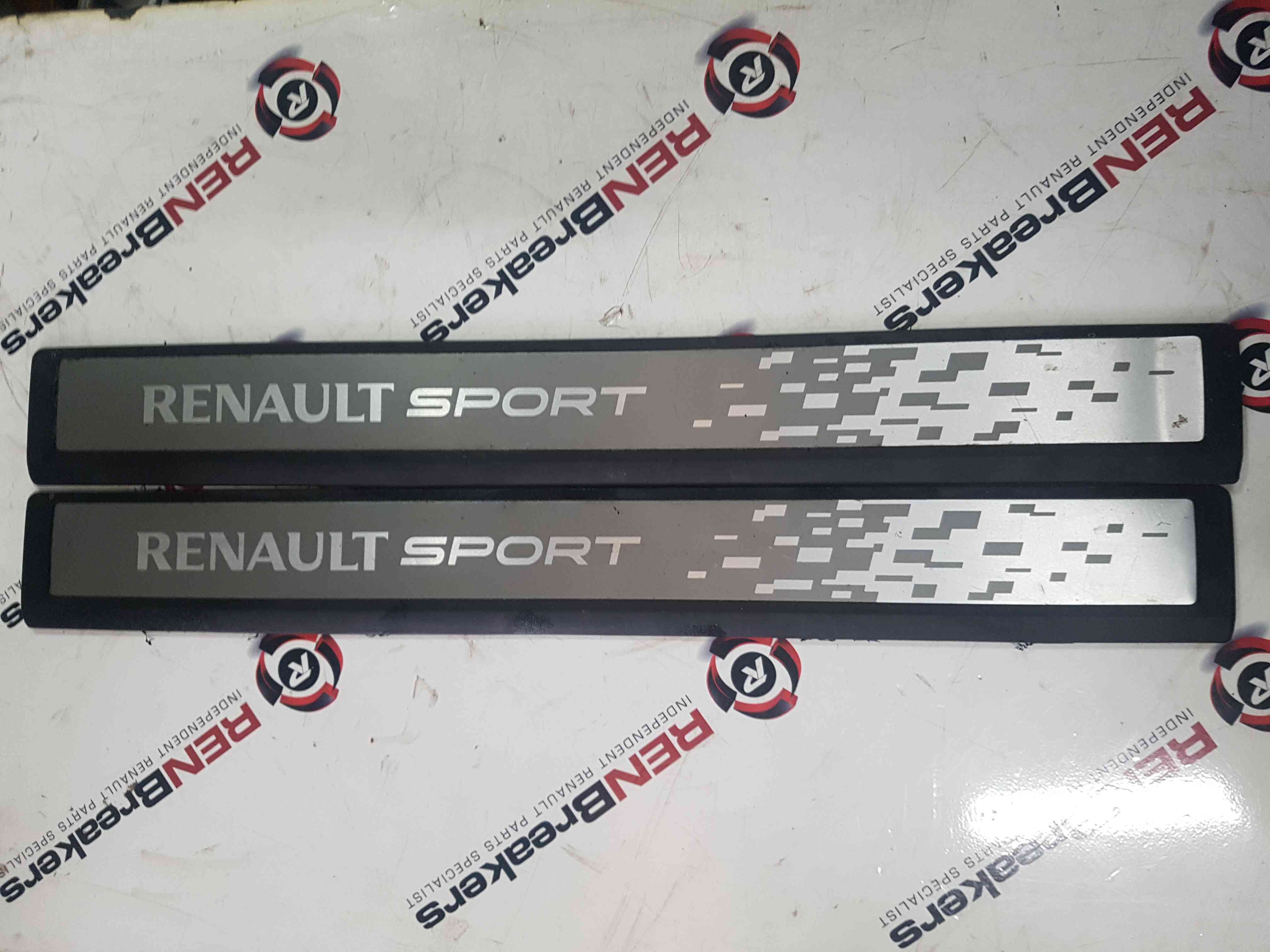 Thumb 6 Renault Megane Estate MK3 2008-2016 Sport Door Kick Plate 