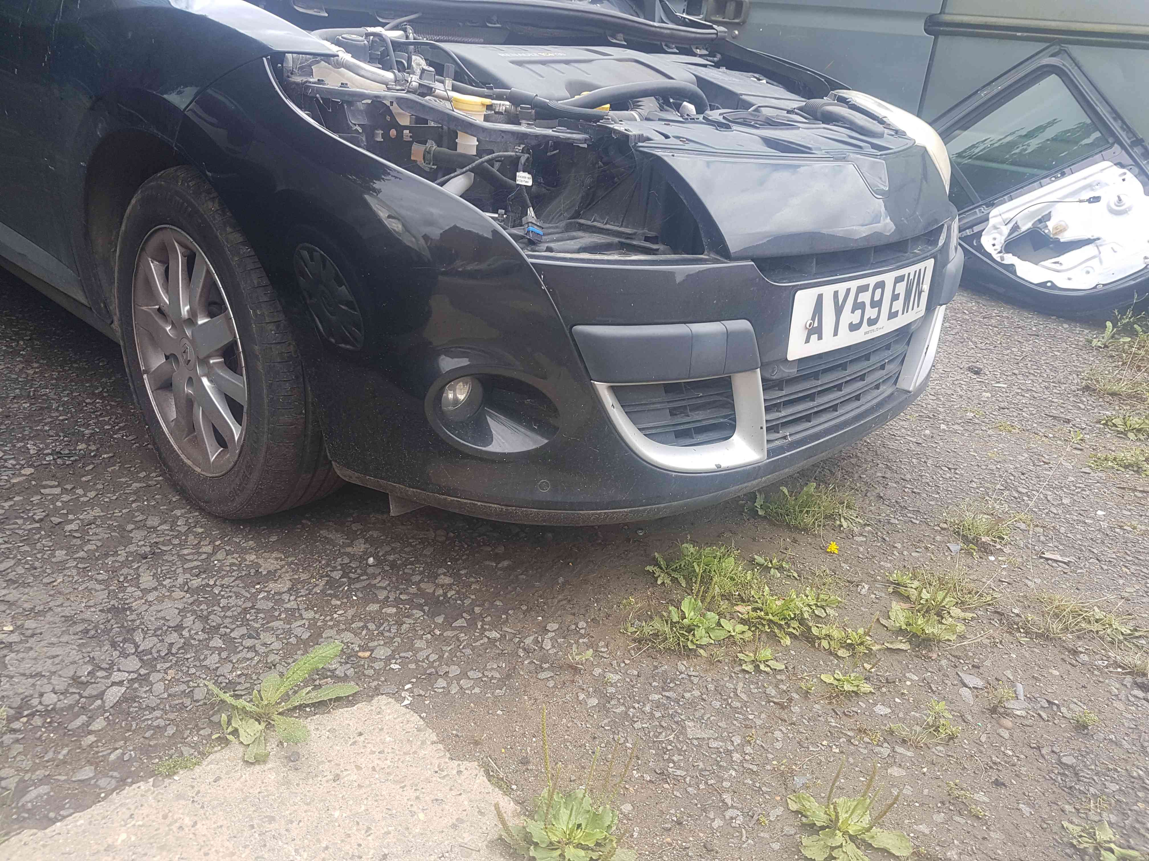 Thumb 2 Renault Megane Hatch MK3 2008-2012 Front Bumper Black 676 + Parking Sensors