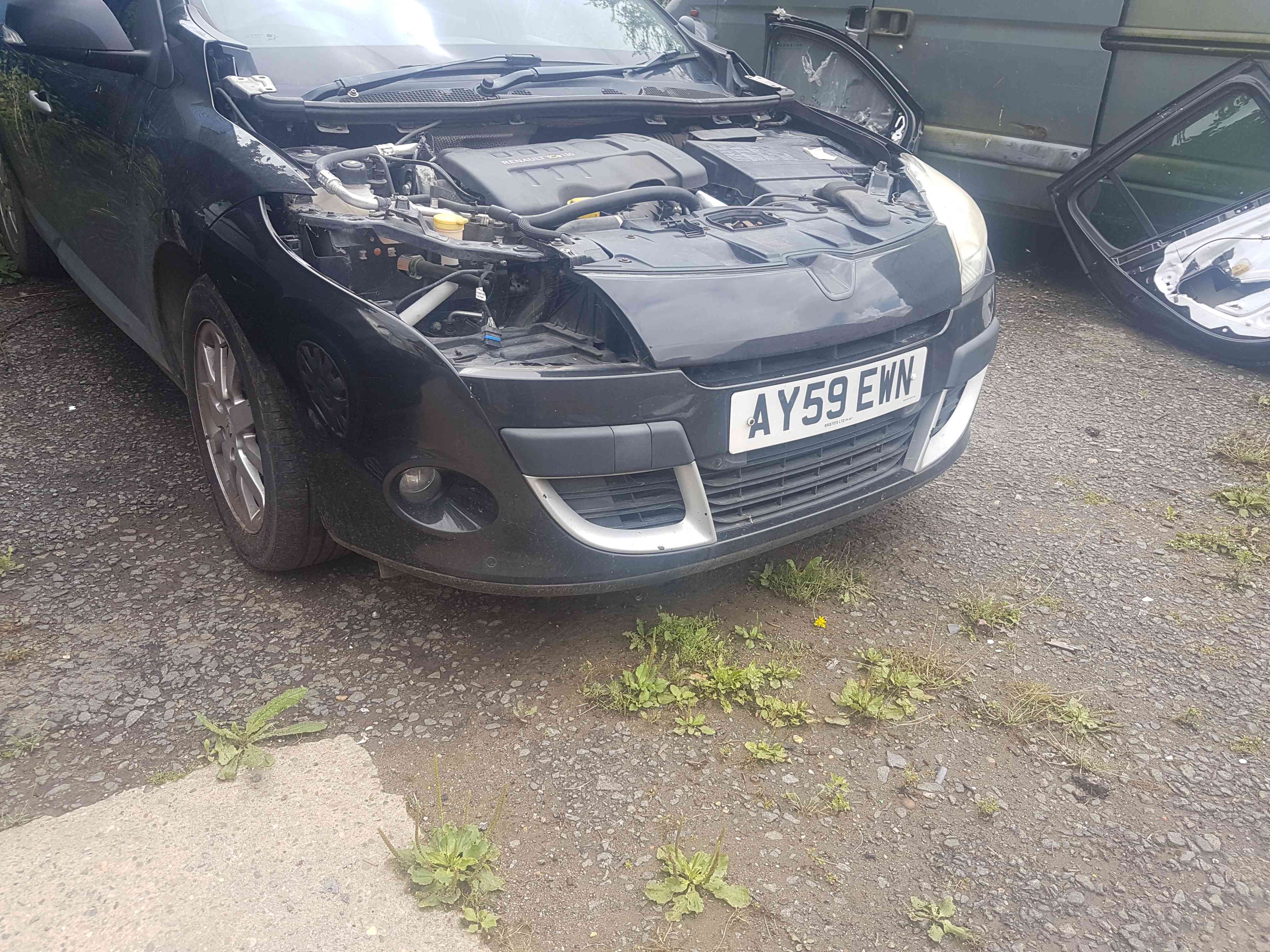 Thumb 8 Renault Megane Hatch MK3 2008-2012 Front Bumper Black 676 + Parking Sensors