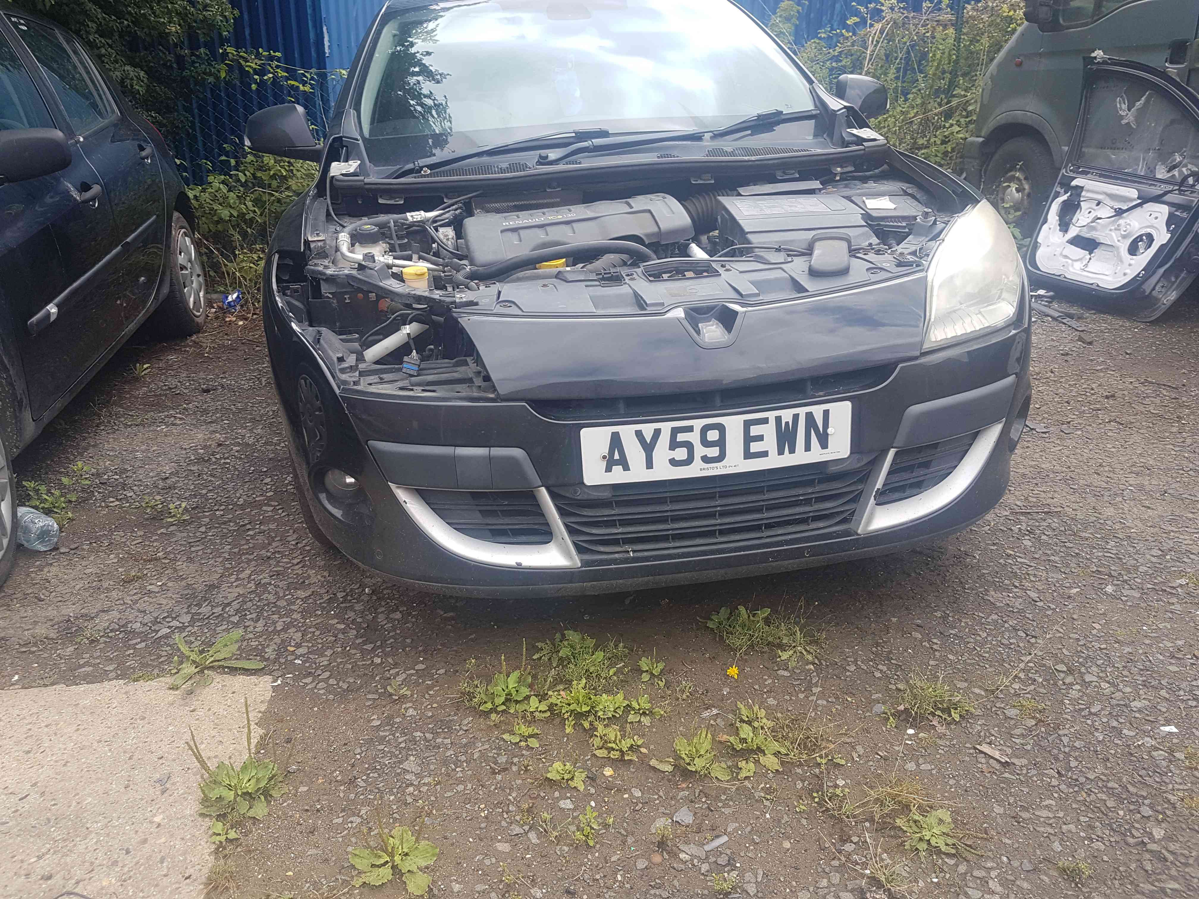 Renault Megane Hatch MK3 2008-2012 Front Bumper Black 676 + Parking Sensors