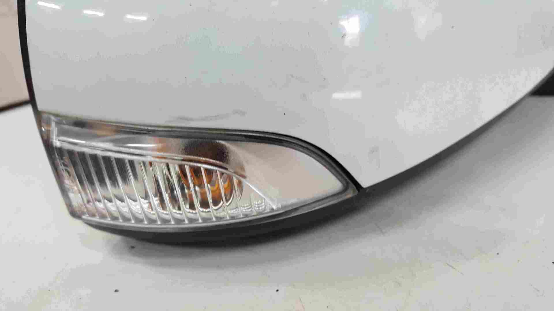 Thumb 3 Renault Megane Hatch MK3 2008-2016 Drivers Os Wing Mirror White 369