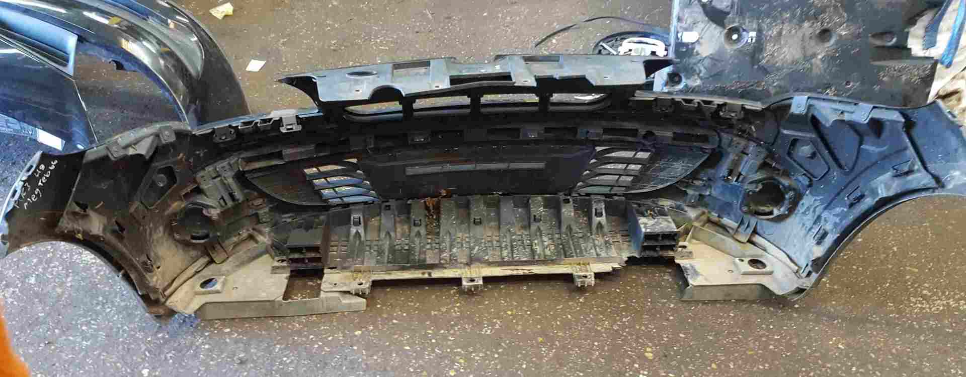 Thumb 2 Renault Megane Hatchback MK3 2008-2012 Front Bumper Grey Teb66