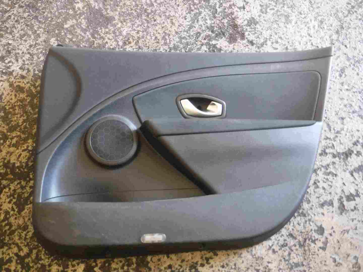 Renault Megane Hatchback MK3 2008-2014 Drivers OSF Front Door Card