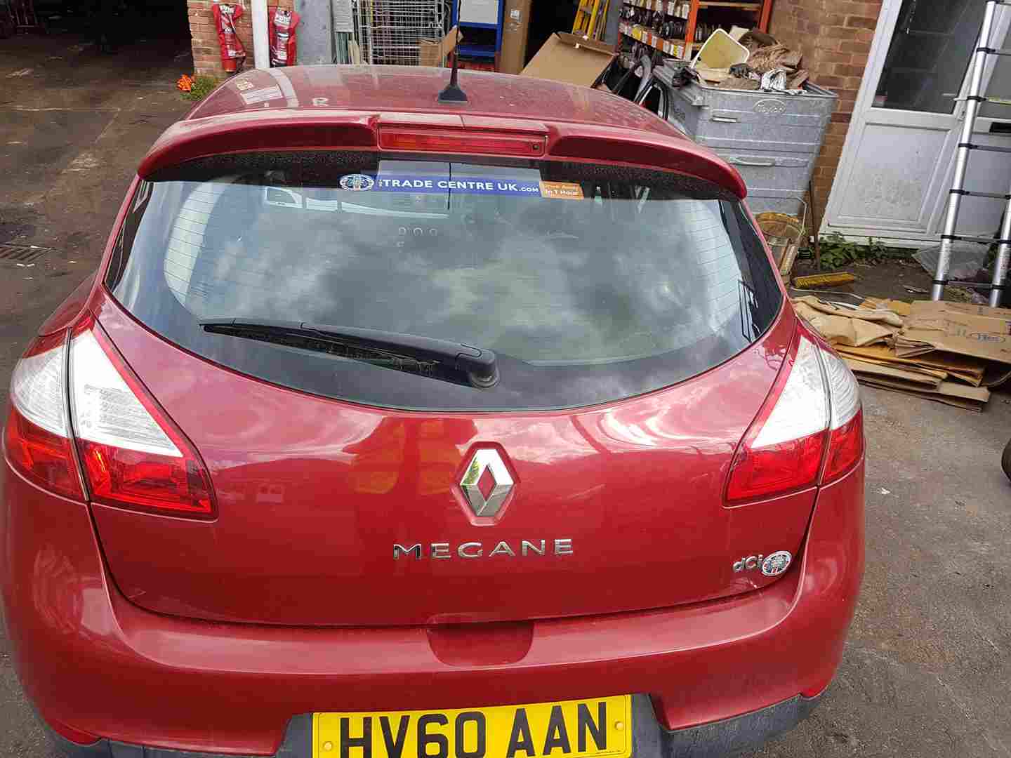 Renault Megane Hatchback MK3 2008-2014 Rear Tailgate Boot RED Tennj