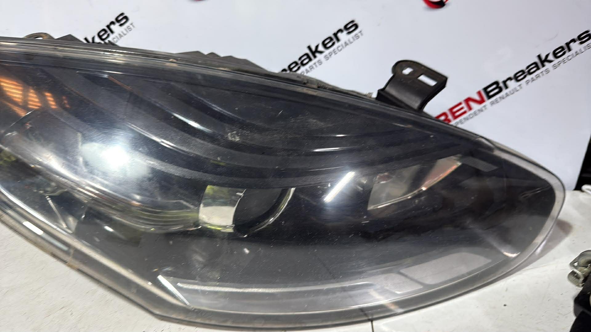 Thumb 4 Renault Megane Hatchback MK3 2012-2014 Drivers OSF Front Headlight 260108249R