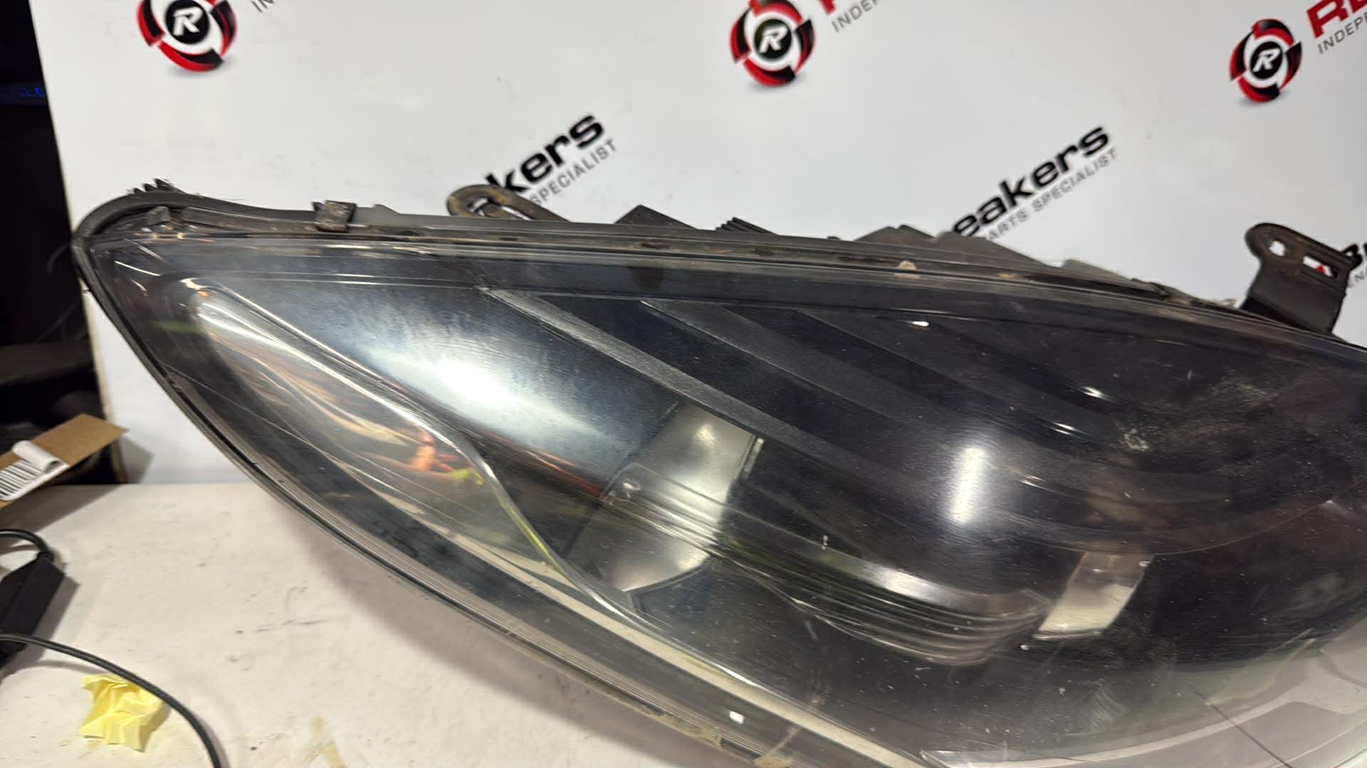 Renault Megane Hatchback MK3 2012-2014 Drivers OSF Front Headlight 260108249R