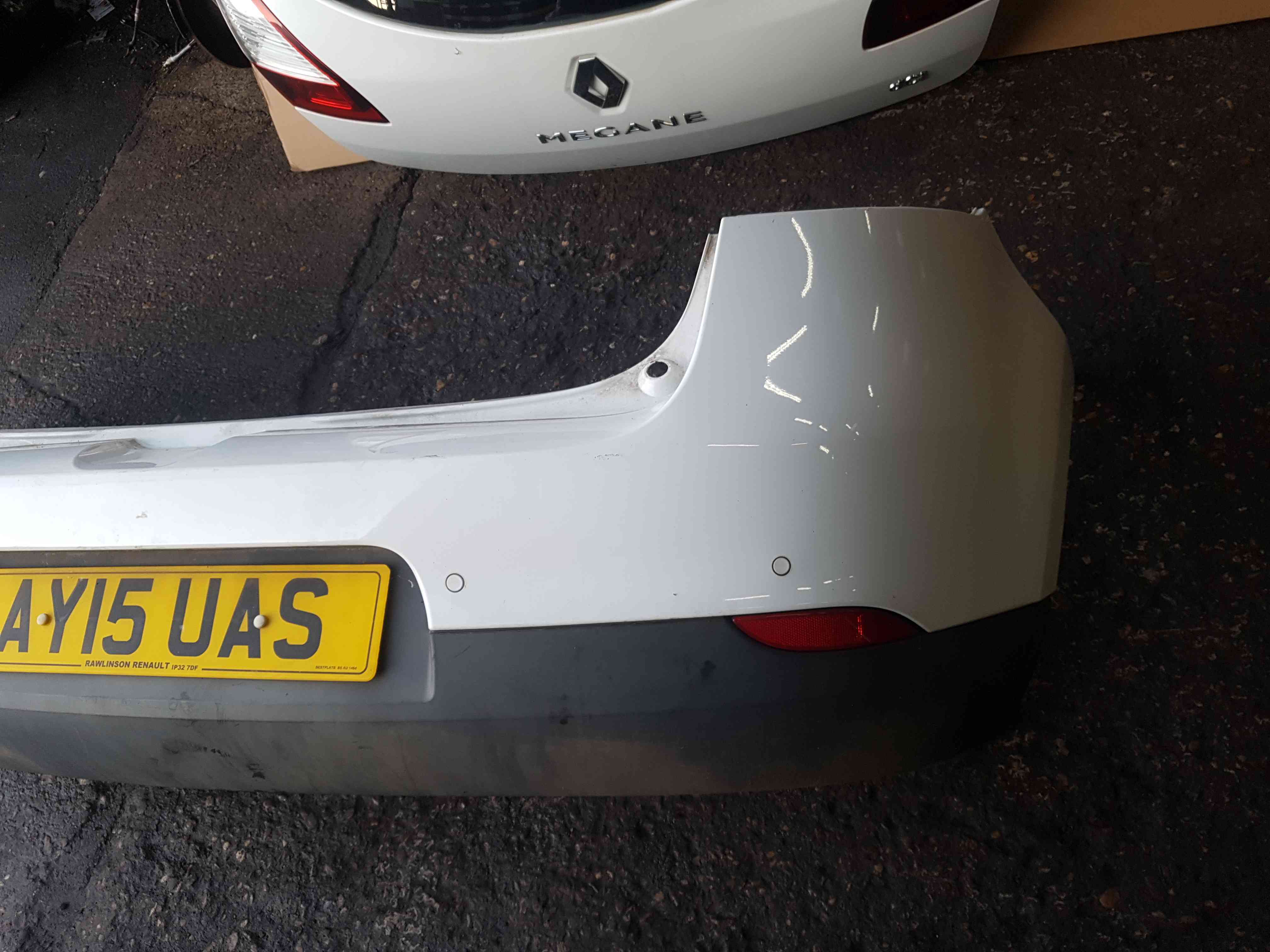 Thumb 3 Renault Megane Hatchback MK3 2012-2014 Rear Bumper White Ov369 Parking Sensors