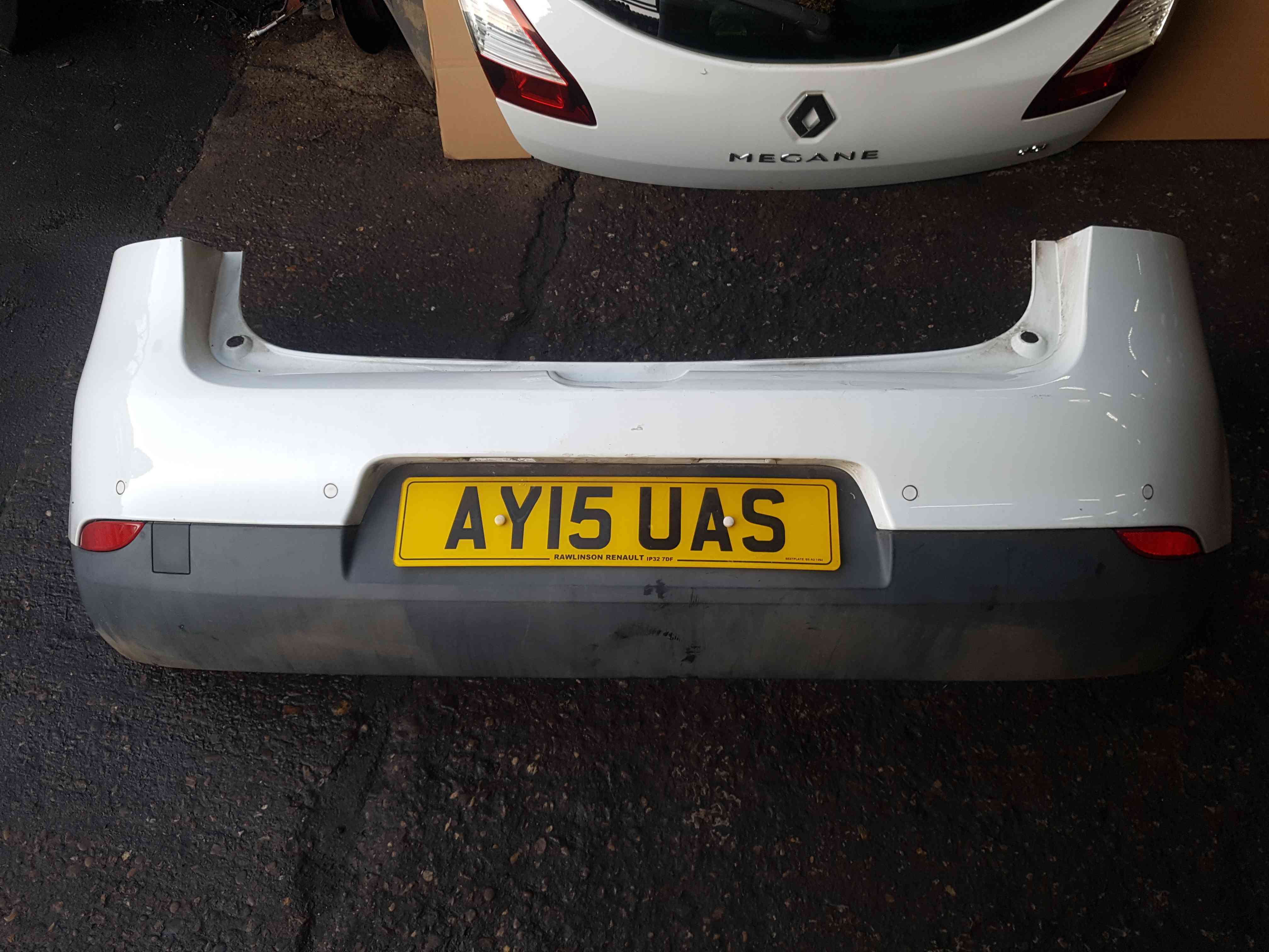 Renault Megane Hatchback MK3 2012-2014 Rear Bumper White Ov369 Parking Sensors