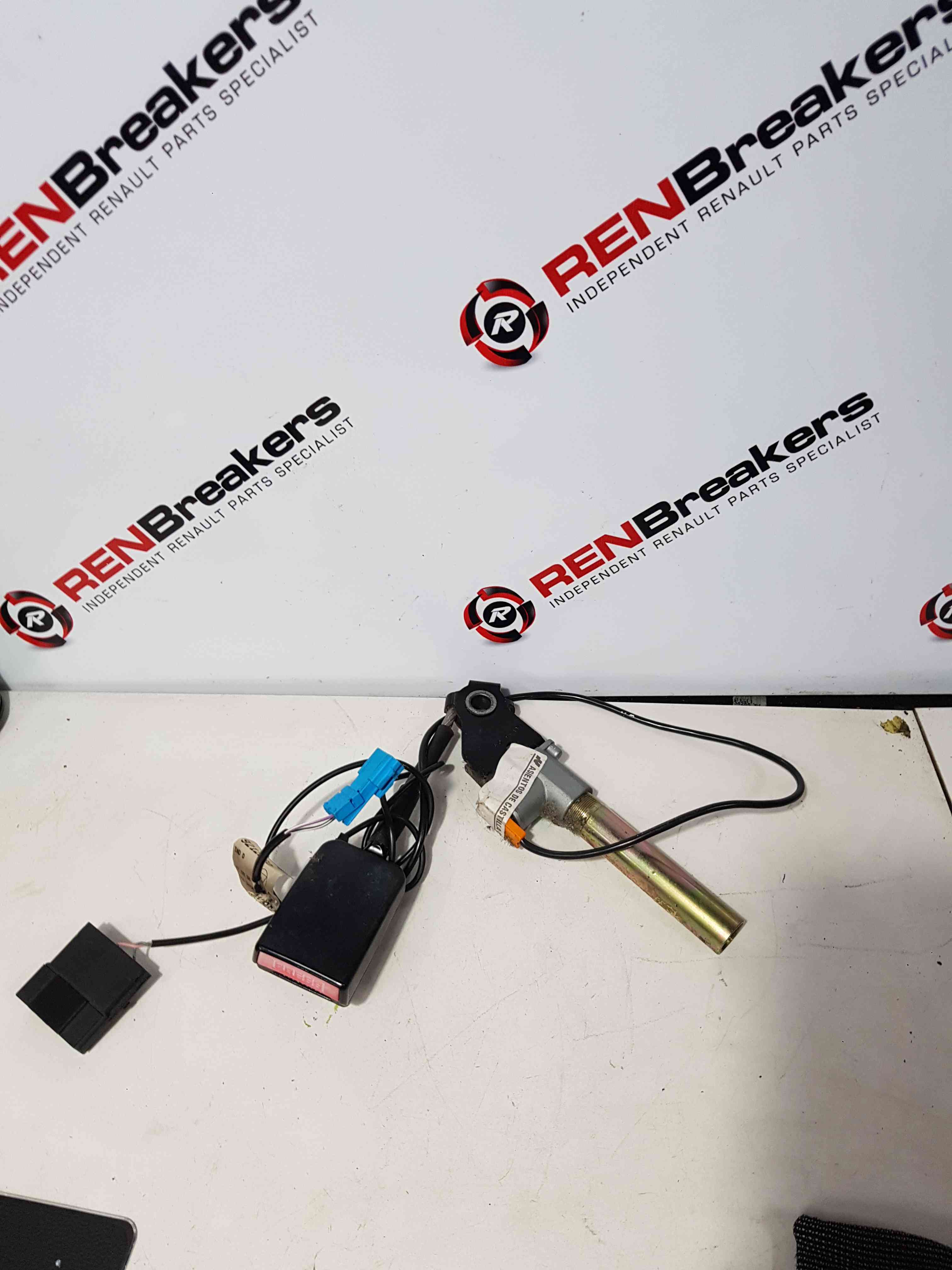 Thumb 11 Renault Megane MK1 1995-1999 Drivers OSF Front Seatbelt Pretensioner Buckle