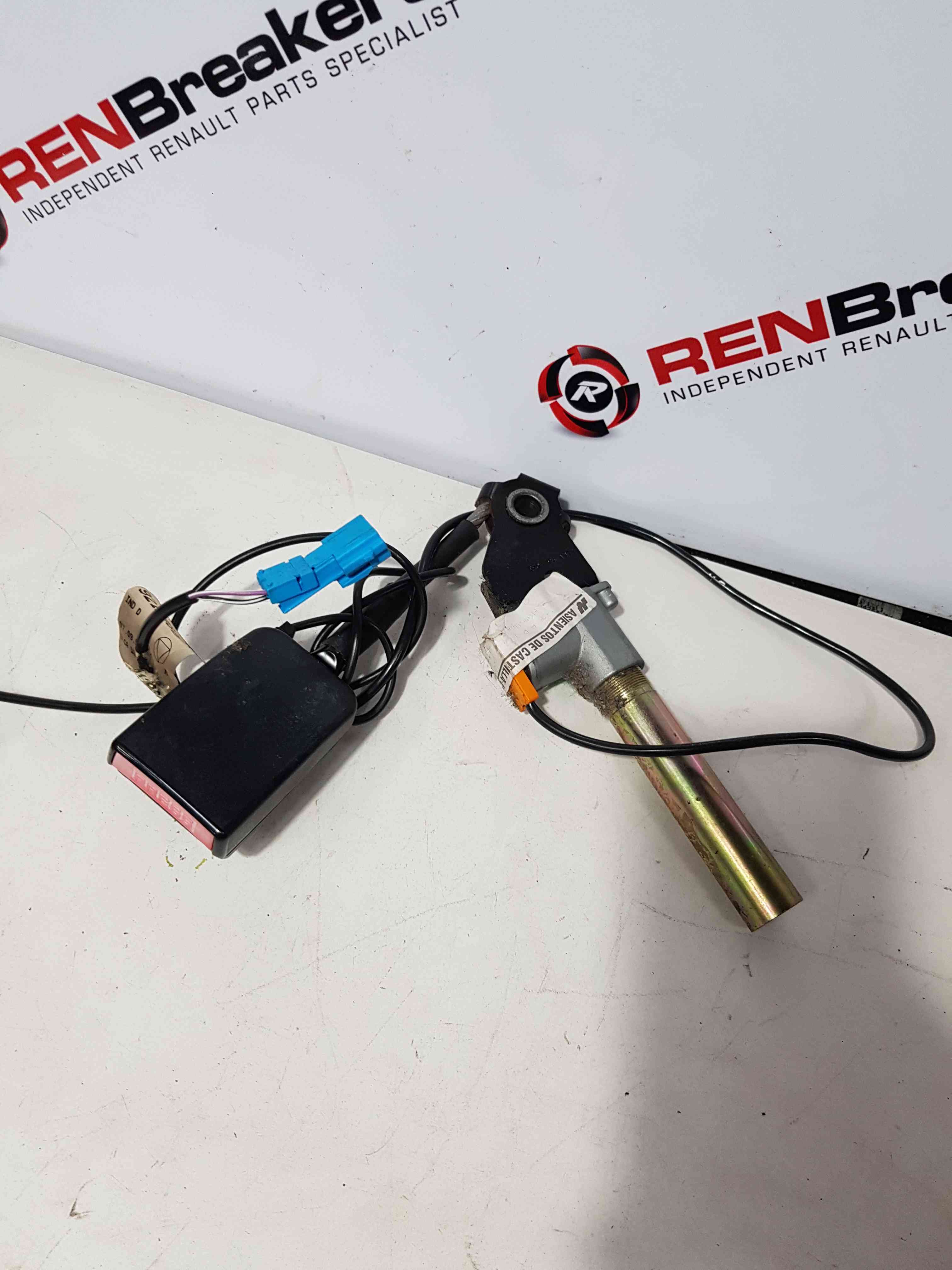 Thumb 5 Renault Megane MK1 1995-1999 Drivers OSF Front Seatbelt Pretensioner Buckle