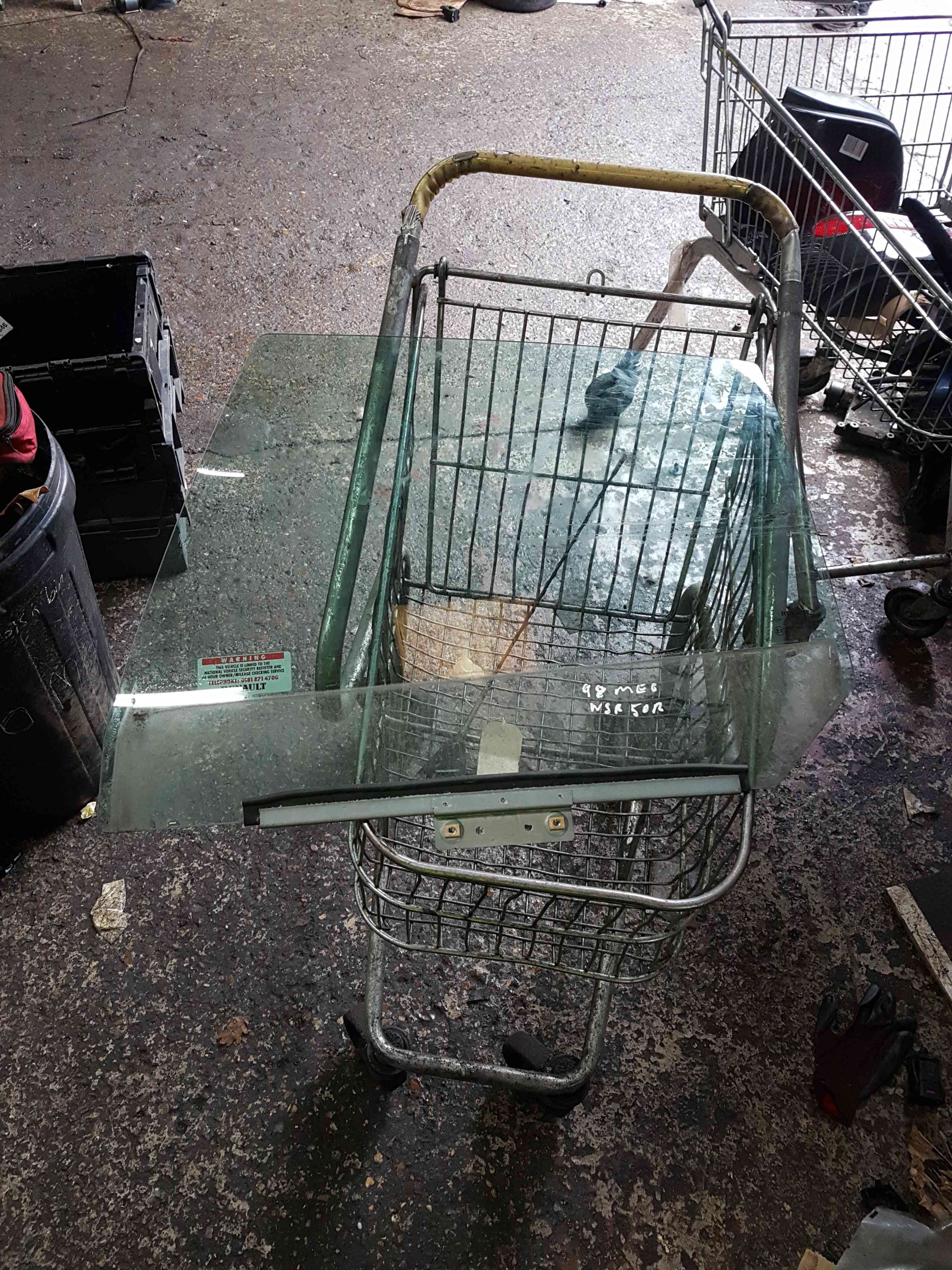 Thumb 2 Renault Megane MK1 1995-1999 Passenger NSR Rear Window Glass