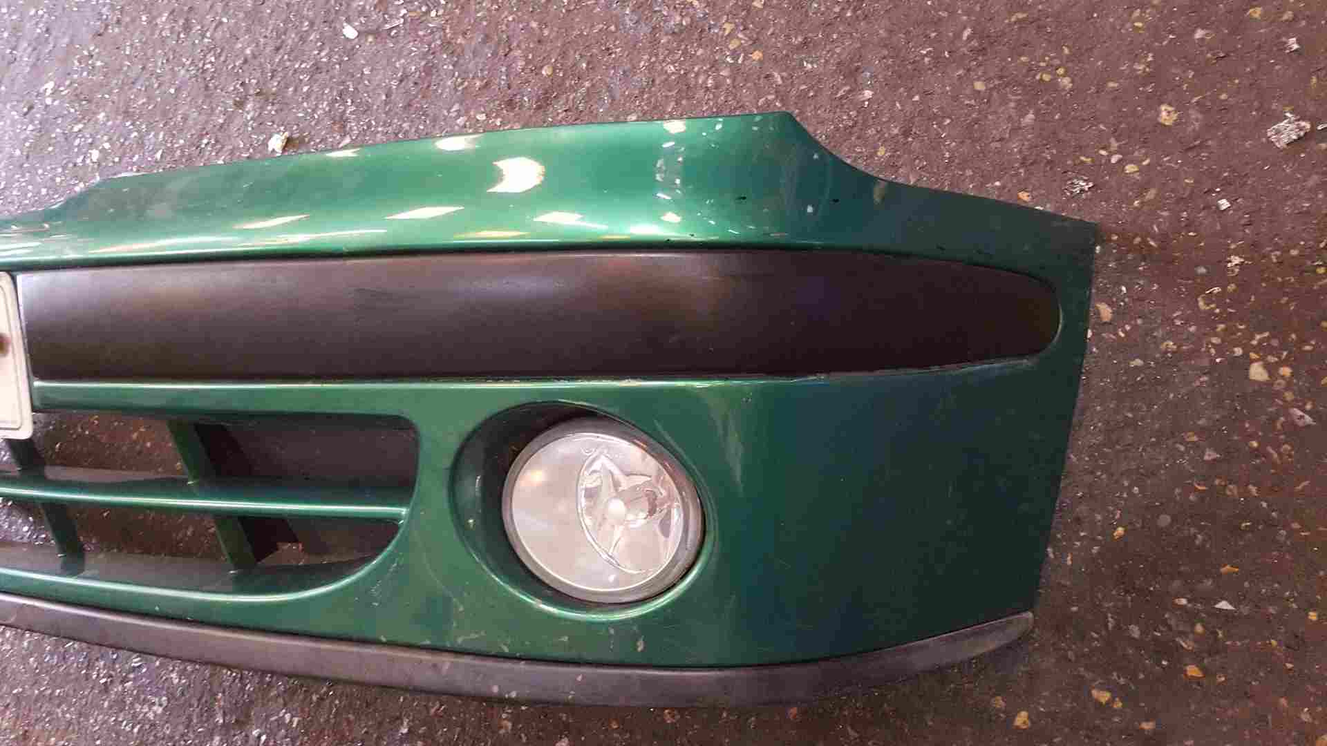 Thumb 2 Renault Megane MK1 1999-2001 Front Bumper Green NV901
