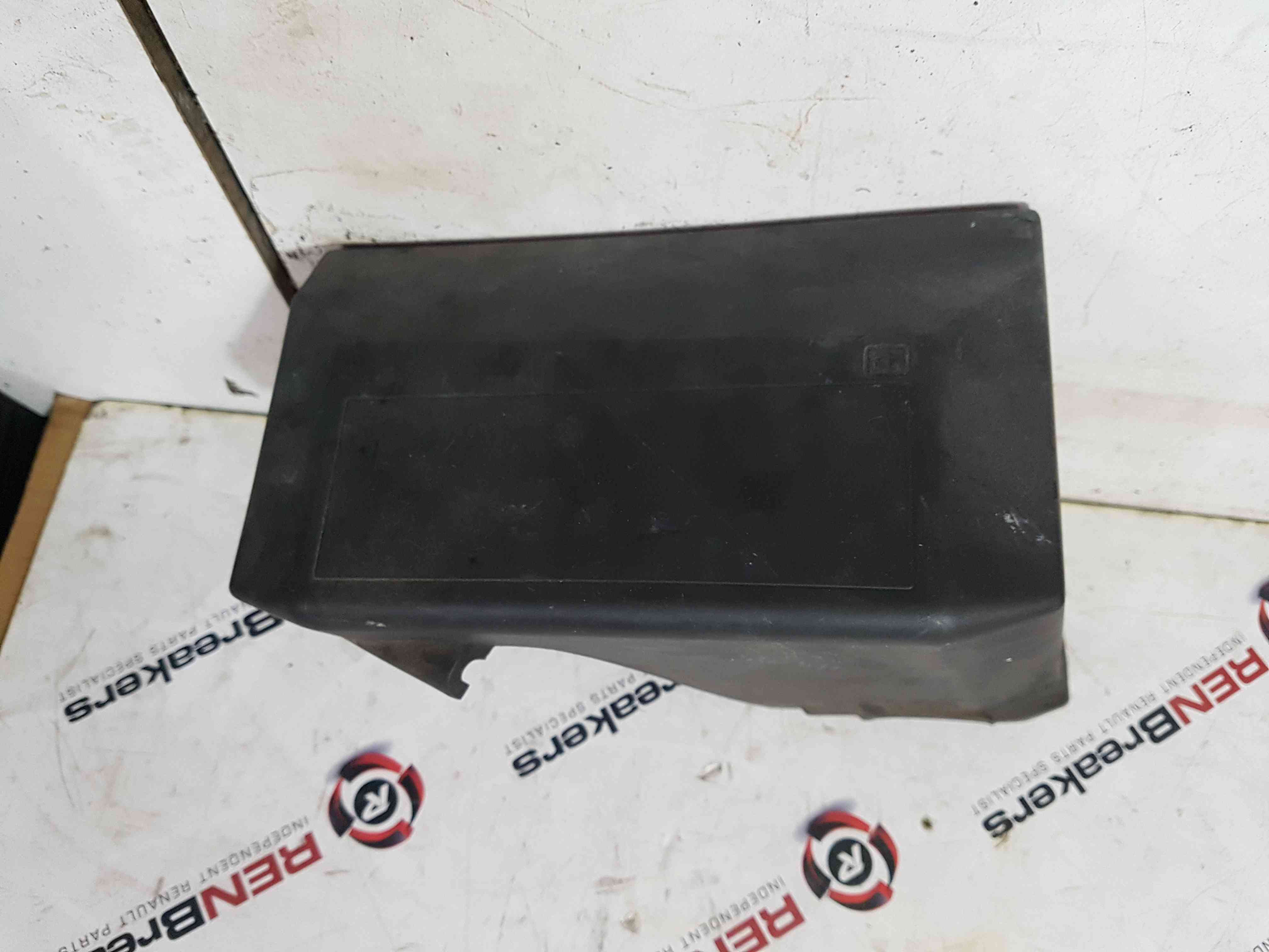 Renault Megane MK1 1999-2002 1.4 16V Fuse LID Cover Case 8200100646